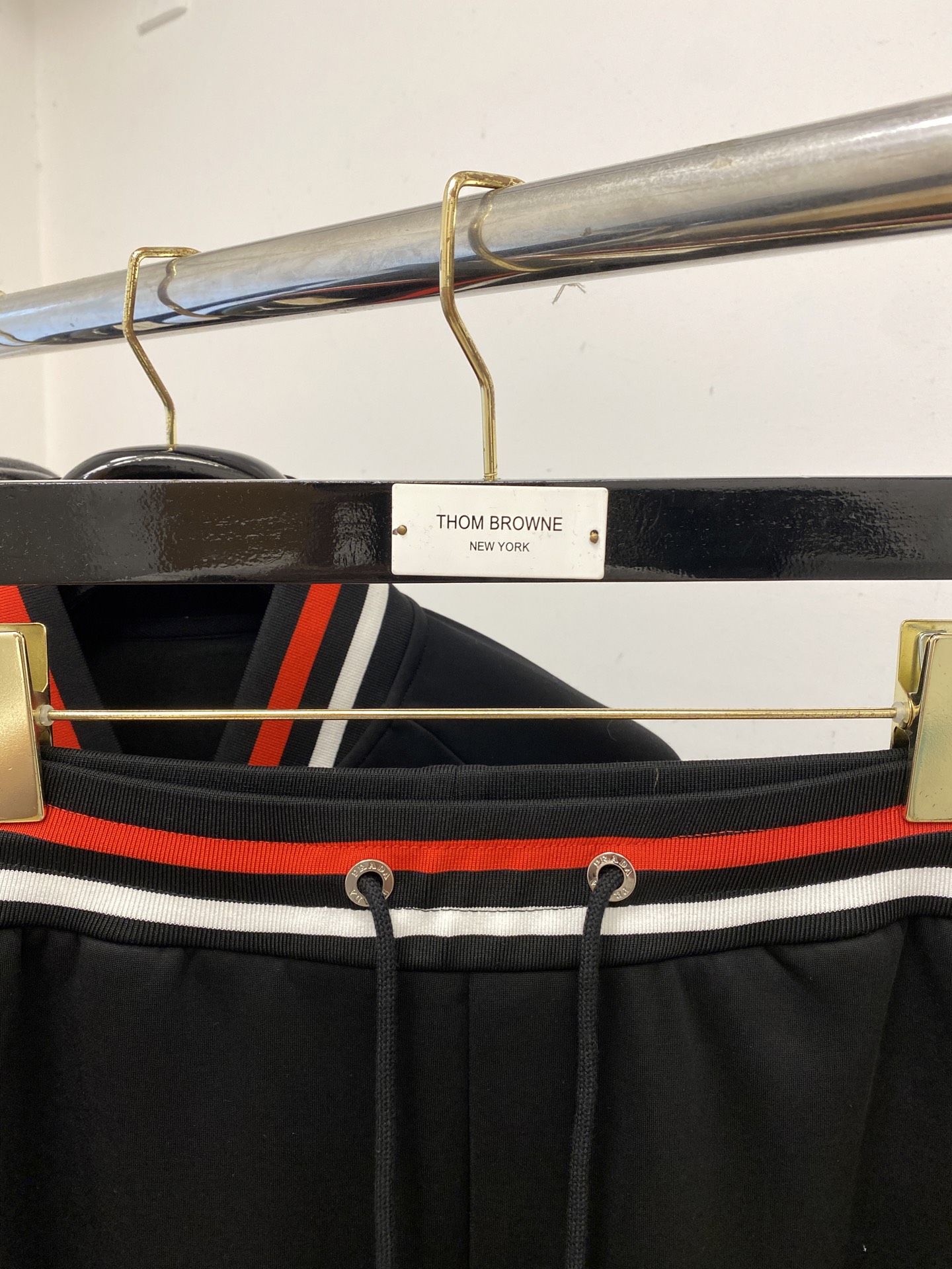 普拉达、2025最新品，时尚休闲套装，顶级原版面料打造，穿着舒适，吸湿性透气性都非常良好，色牢度超高！无