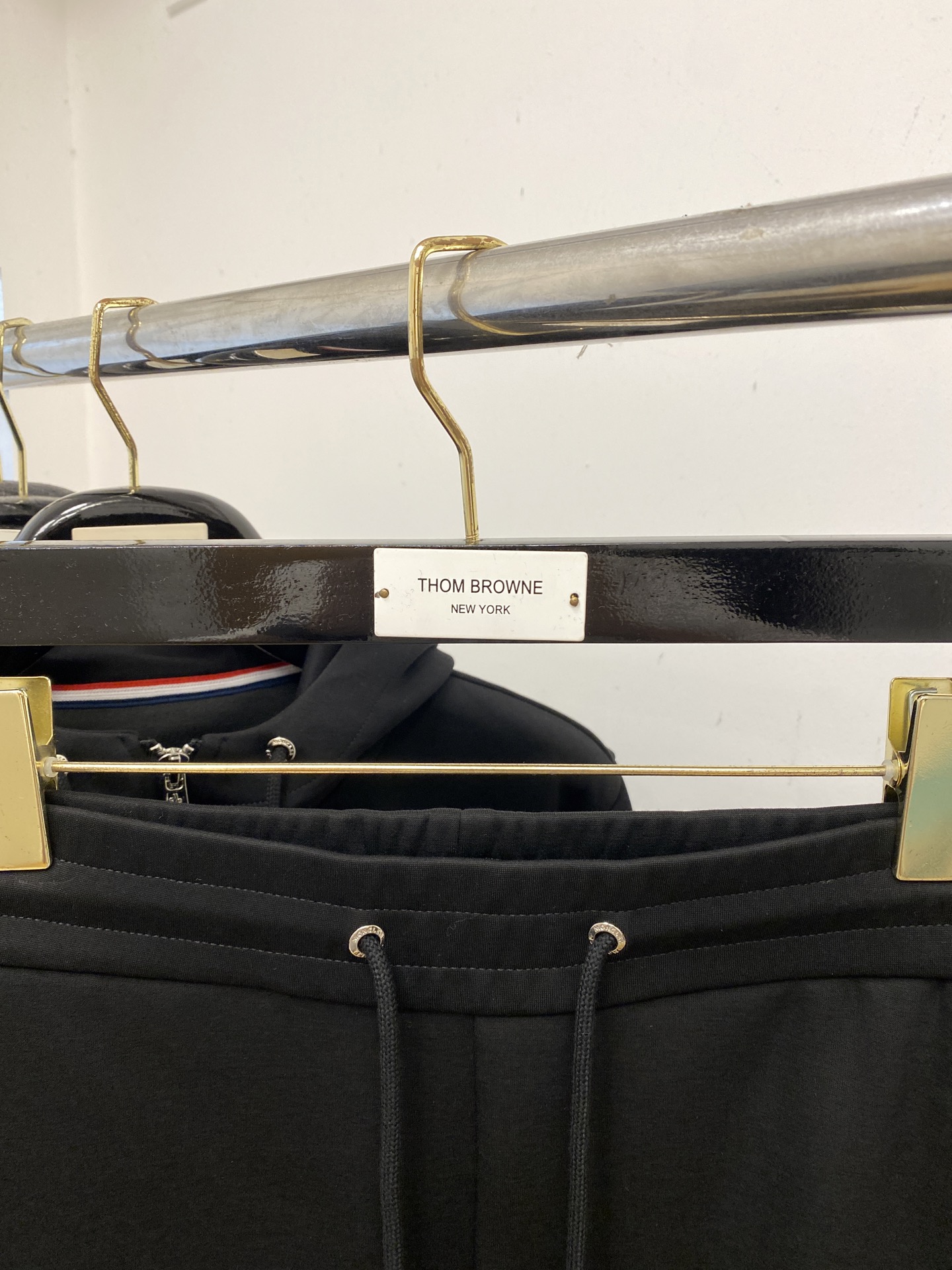 蒙口、2025最新品，时尚休闲套装，顶级原版面料打造，穿着舒适，吸湿性透气性都非常良好，色牢度超高！无论