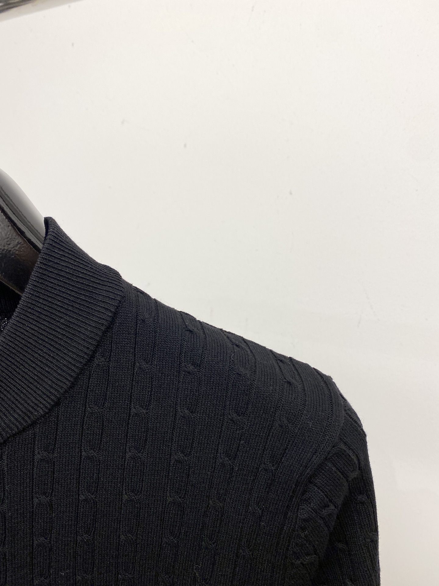 ￼ ￼POLO、2025最新款针织短袖T恤，帅气时尚，胸前精致刺绣图案logo，简约百搭款。面料棉 不仅