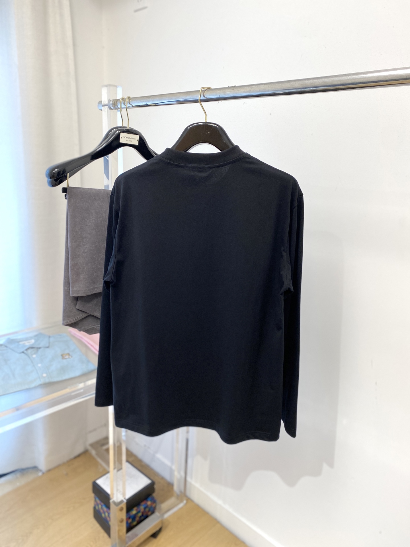 巴宝莉、2025新品长袖，帅气时尚，胸前精致刺绣字母logo，简约百搭款。面料棉 不仅挺括，保持潮流的廓