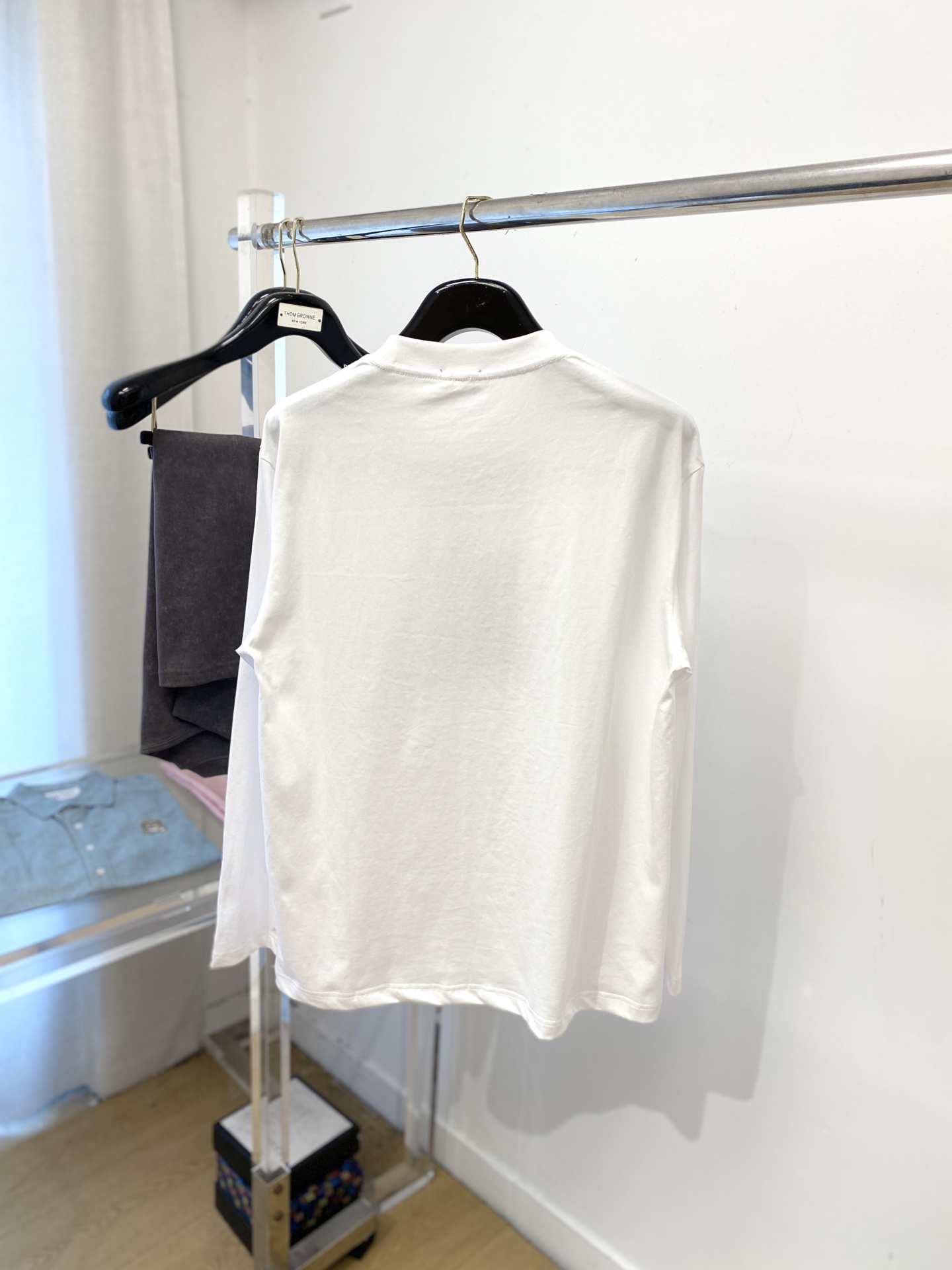 巴宝莉、2025新品长袖，帅气时尚，胸前精致刺绣图案logo，简约百搭款。面料棉 不仅挺括，保持潮流的廓