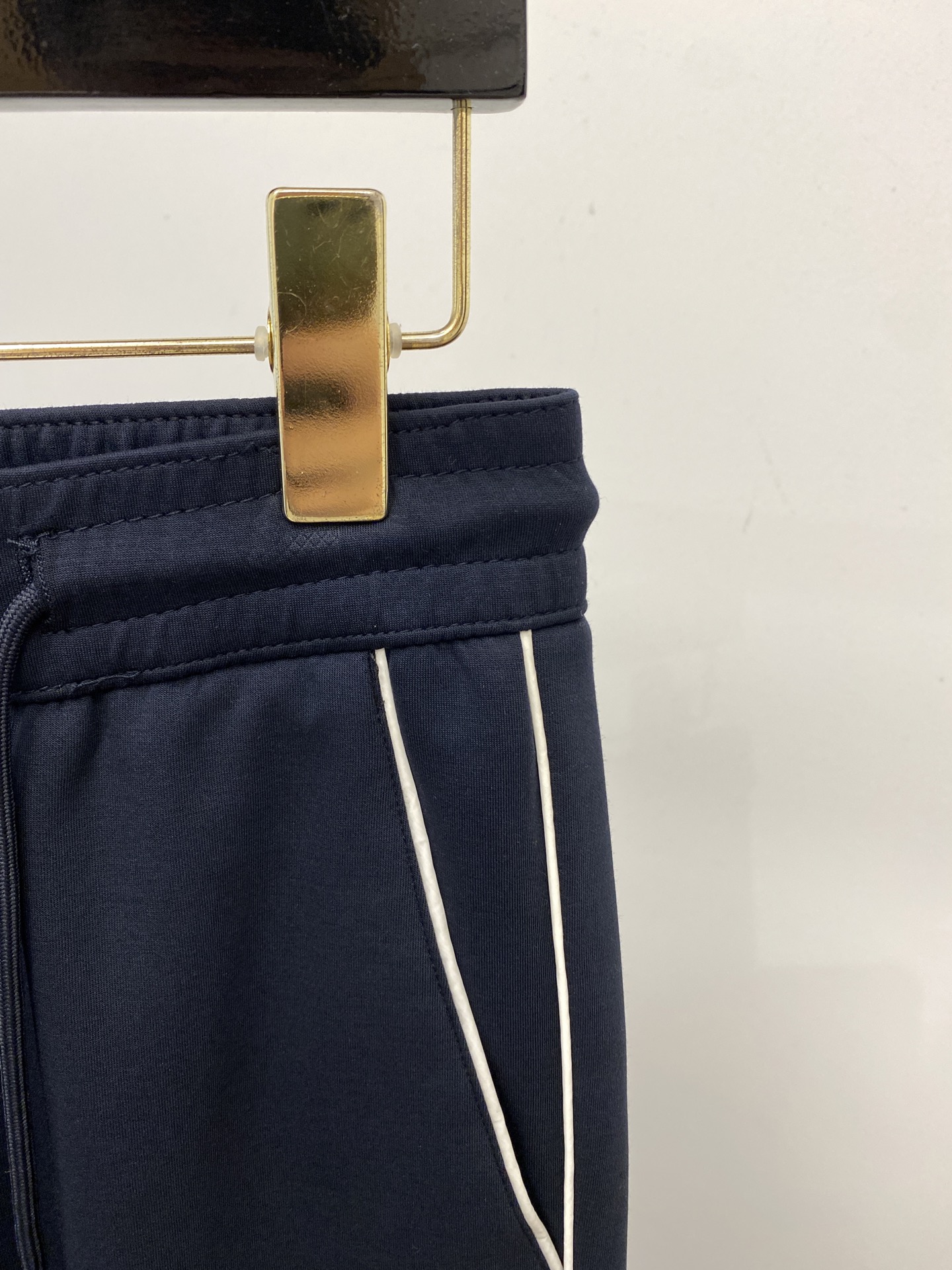 ￼普拉达、2025爆款休闲裤 高弹显瘦必爆简约百搭爆款，做工精细，每一针都看得到用心，超多明星网红最爱 