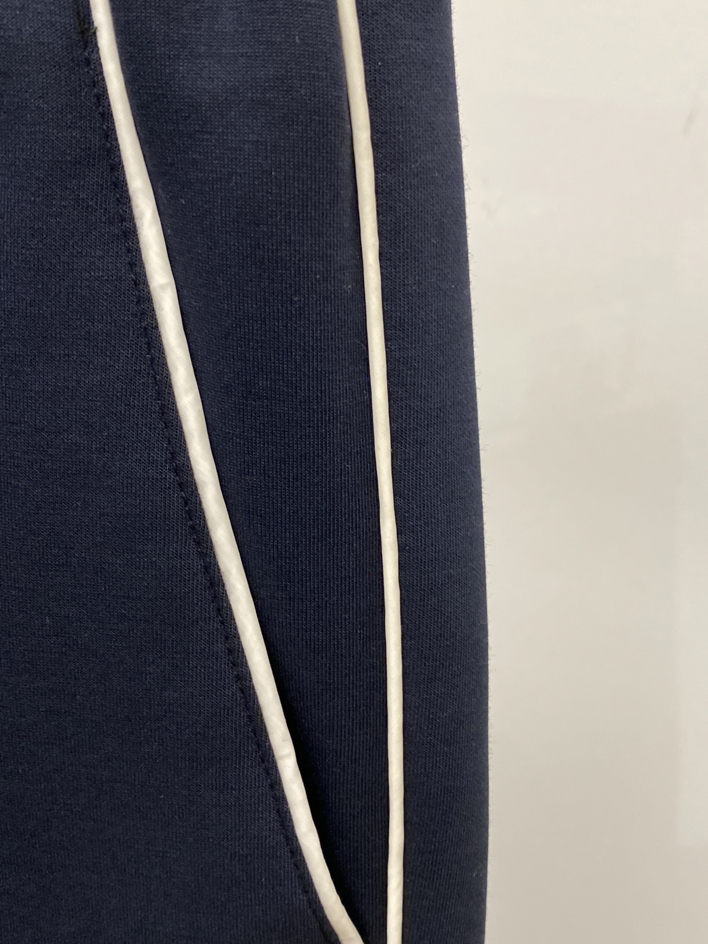 ￼普拉达、2025爆款休闲裤 高弹显瘦必爆简约百搭爆款，做工精细，每一针都看得到用心，超多明星网红最爱 