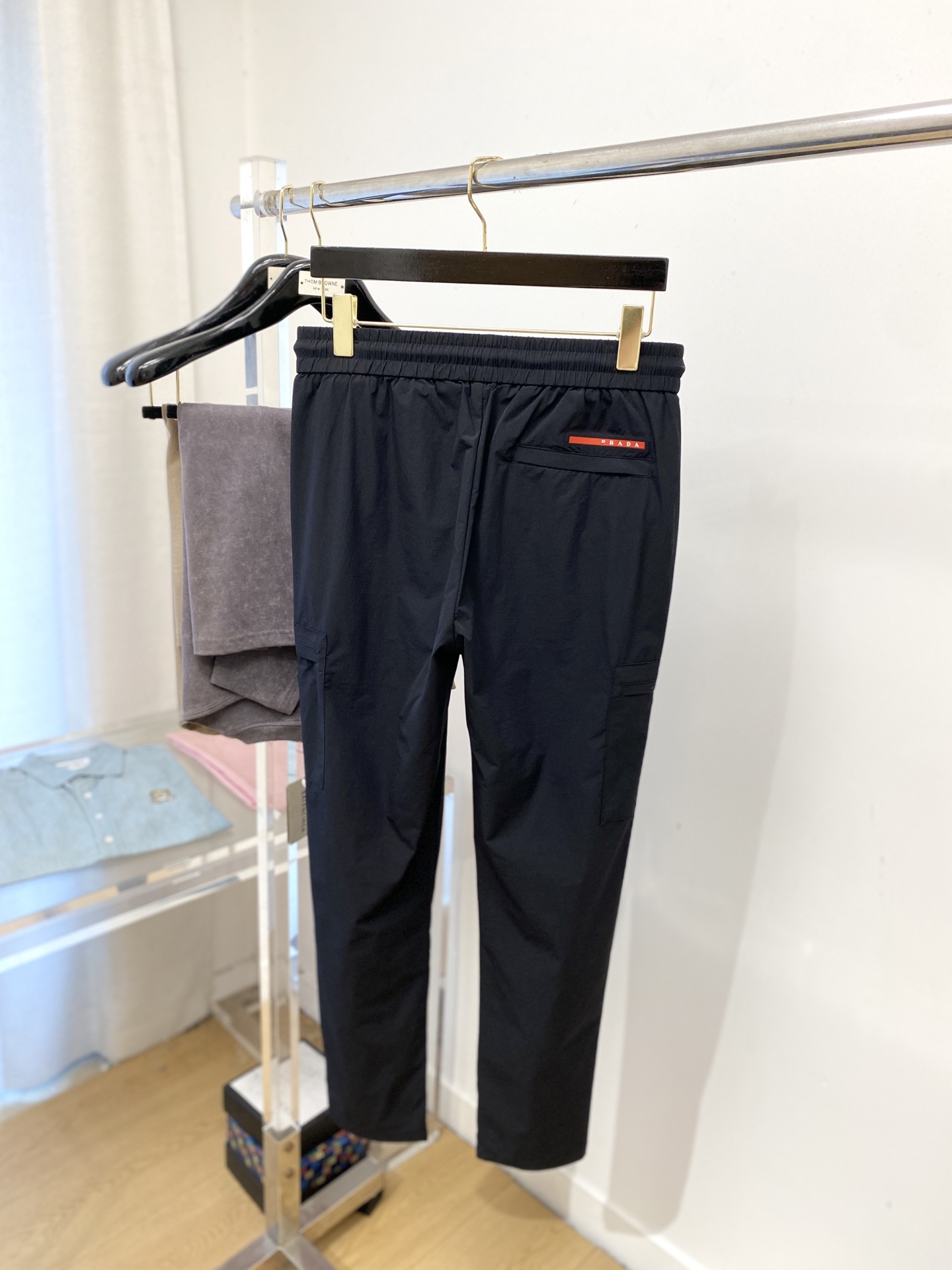 普拉达、2025爆款休闲裤 高弹显瘦必爆简约百搭爆款，做工精细，每一针都看得到用心，超多明星网红最爱 拉