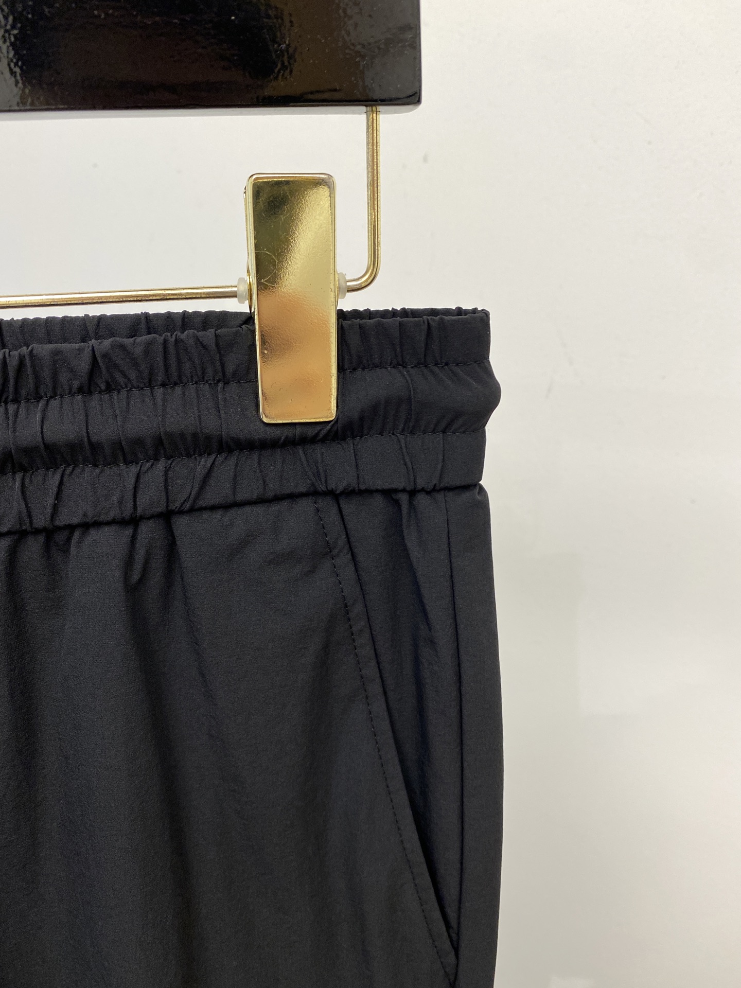 普拉达、2025爆款休闲裤 高弹显瘦必爆简约百搭爆款，做工精细，每一针都看得到用心，超多明星网红最爱 拉