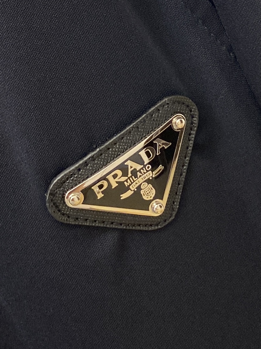 普拉达、2025爆款休闲裤 高弹显瘦必爆简约百搭爆款，做工精细，每一针都看得到用心，超多明星网红最爱 拉