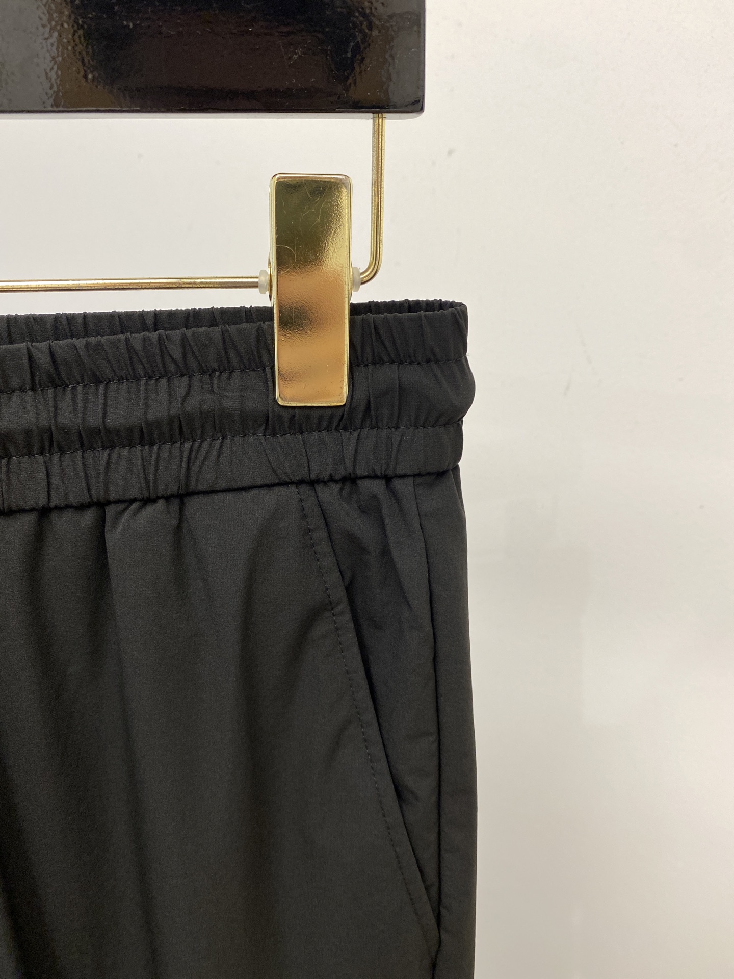 普拉达、2025爆款休闲裤 高弹显瘦必爆简约百搭爆款，做工精细，每一针都看得到用心，超多明星网红最爱 拉