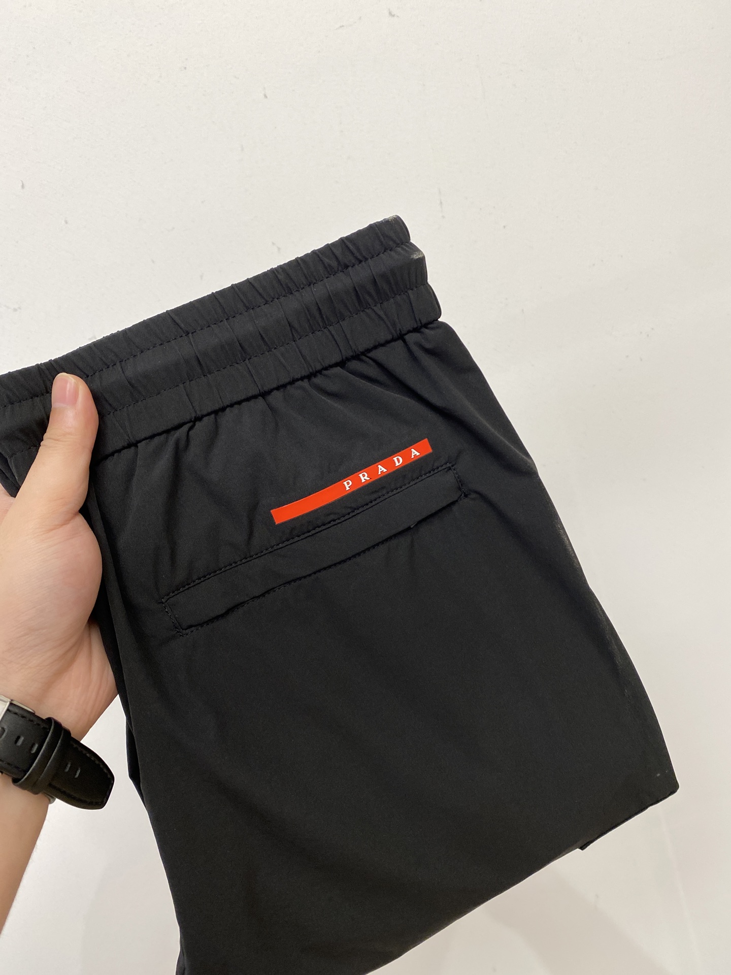 普拉达、2025爆款休闲裤 高弹显瘦必爆简约百搭爆款，做工精细，每一针都看得到用心，超多明星网红最爱 拉