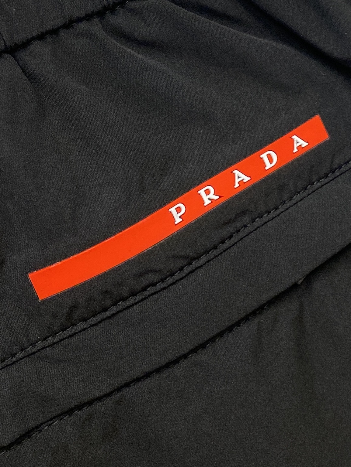 普拉达、2025爆款休闲裤 高弹显瘦必爆简约百搭爆款，做工精细，每一针都看得到用心，超多明星网红最爱 拉