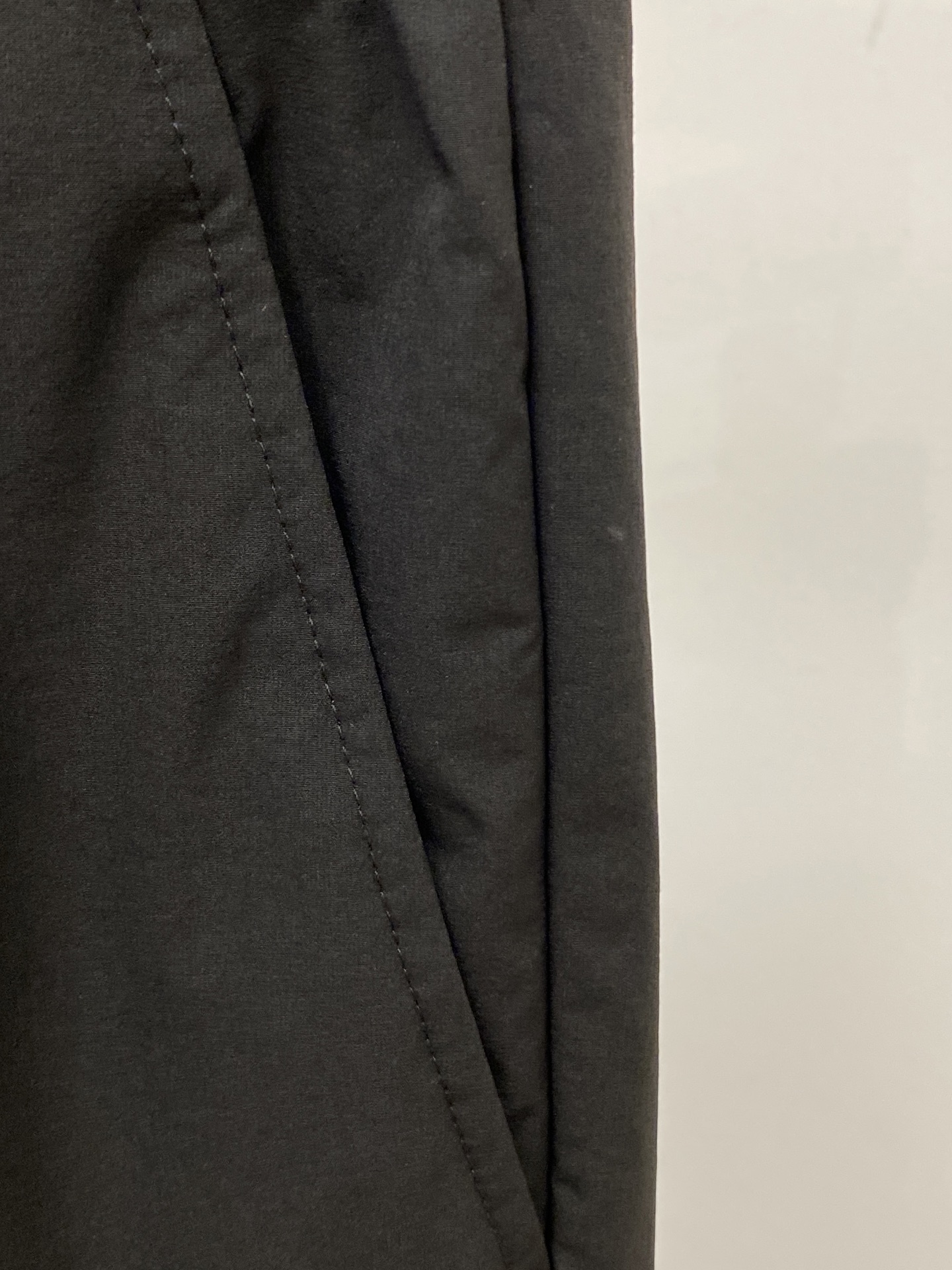 普拉达、2025爆款休闲裤 高弹显瘦必爆简约百搭爆款，做工精细，每一针都看得到用心，超多明星网红最爱 拉