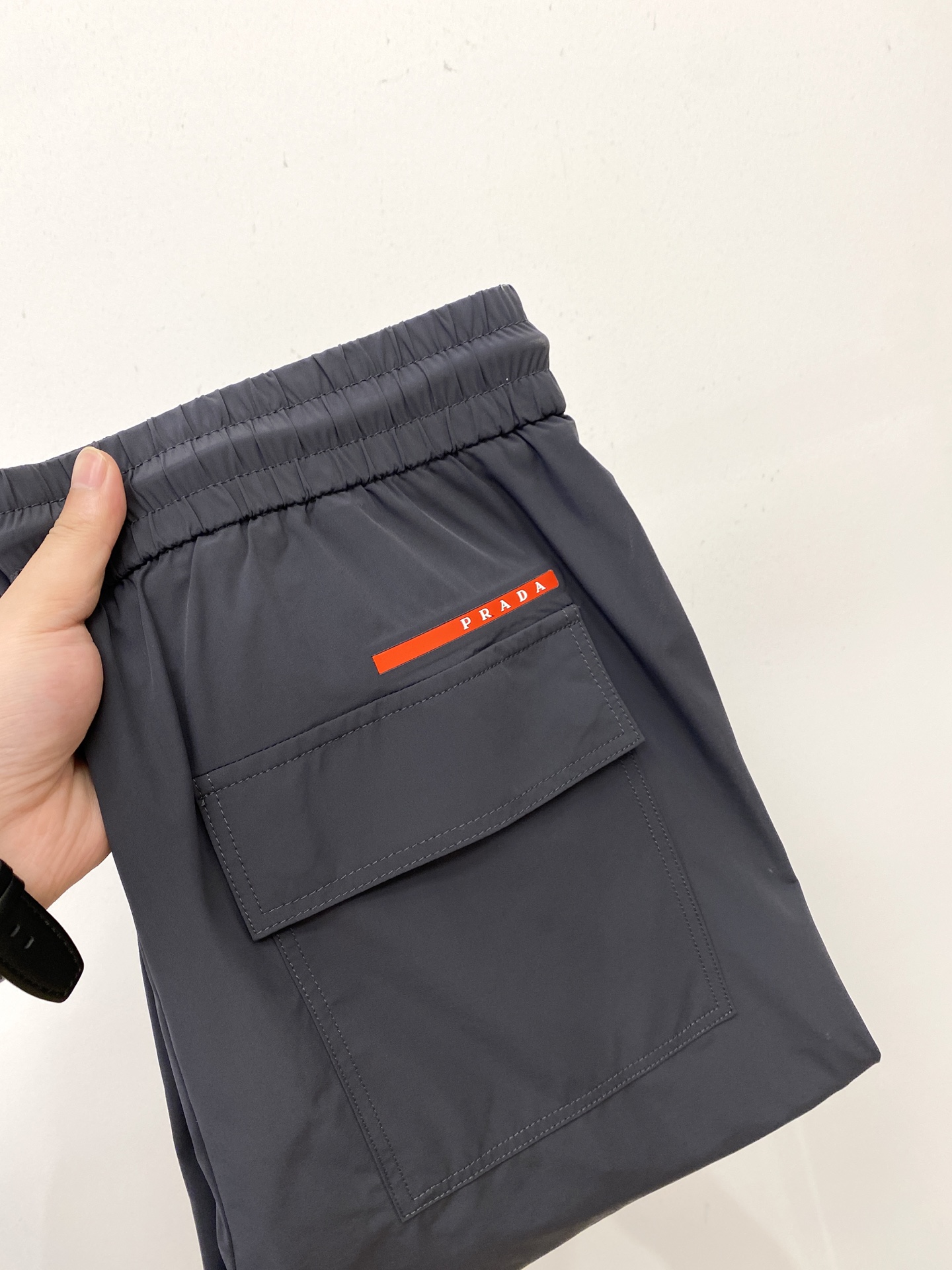 普拉达、2025爆款休闲裤 高弹显瘦必爆简约百搭爆款，做工精细，每一针都看得到用心，超多明星网红最爱 拉