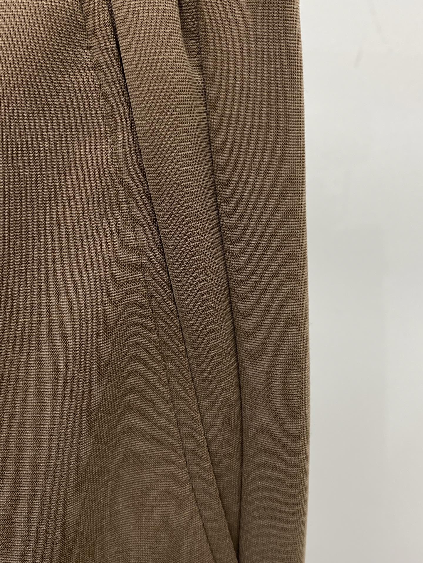 罗意威、2025爆款休闲裤 高弹显瘦必爆简约百搭爆款，做工精细，每一针都看得到用心，超多明星网红最爱 拉