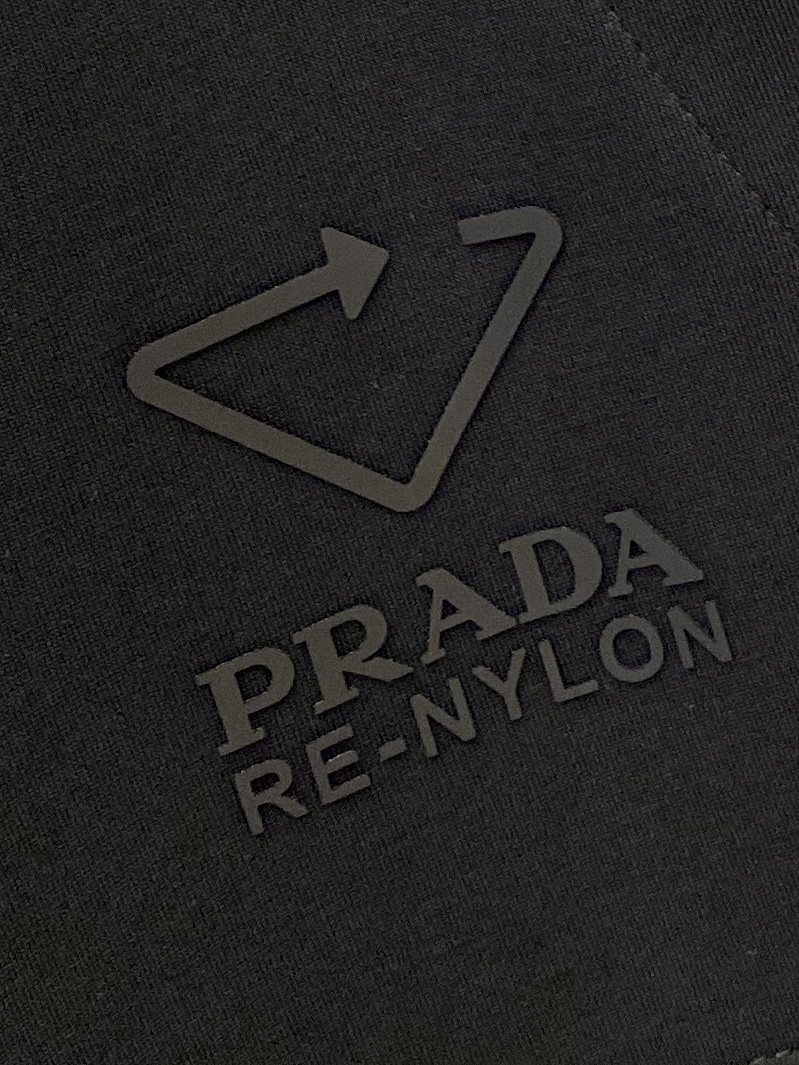 普拉达、2025爆款休闲裤 高弹显瘦必爆简约百搭爆款，做工精细，每一针都看得到用心，超多明星网红最爱 拉