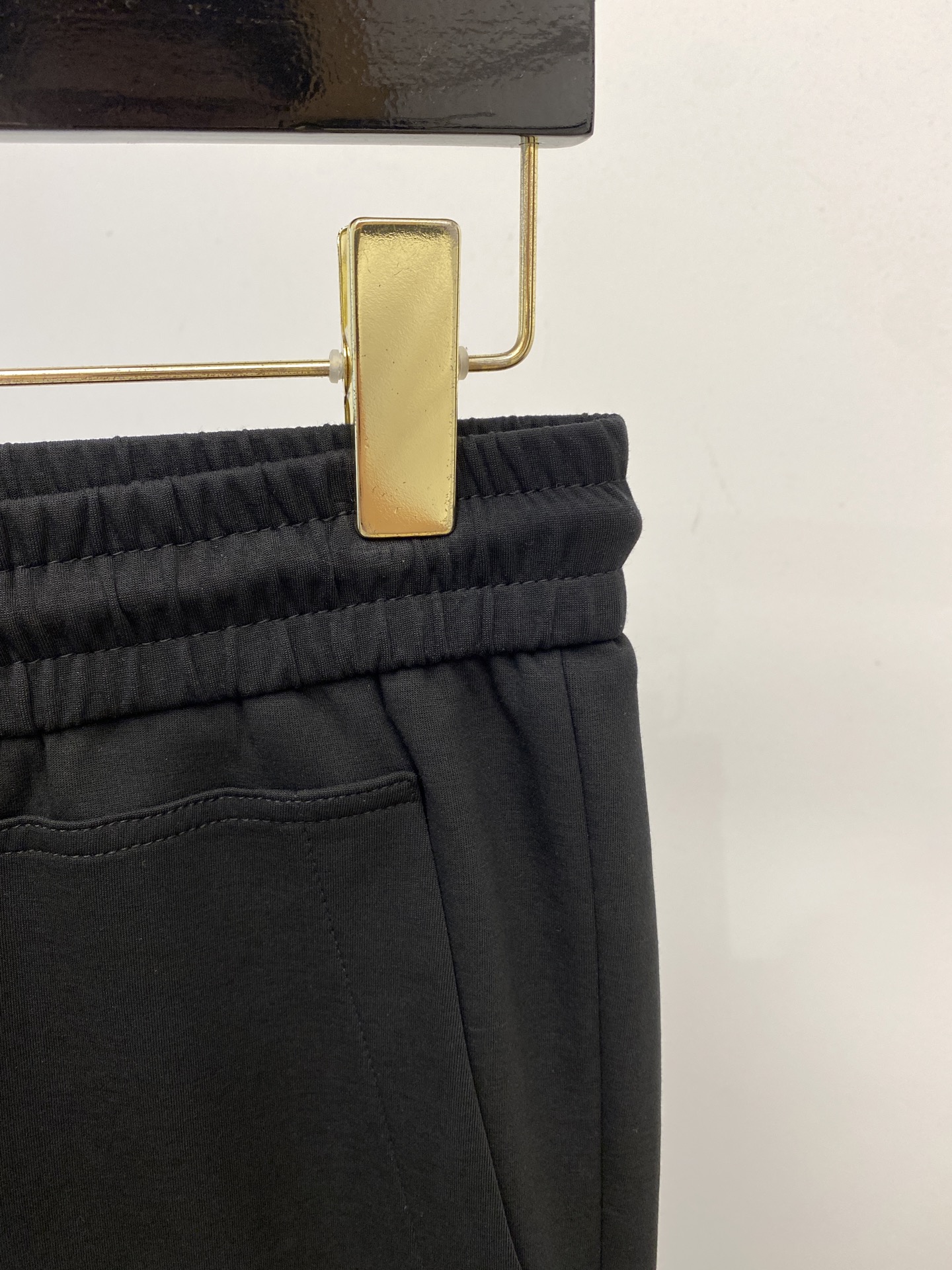 普拉达、2025爆款休闲裤 高弹显瘦必爆简约百搭爆款，做工精细，每一针都看得到用心，超多明星网红最爱 拉