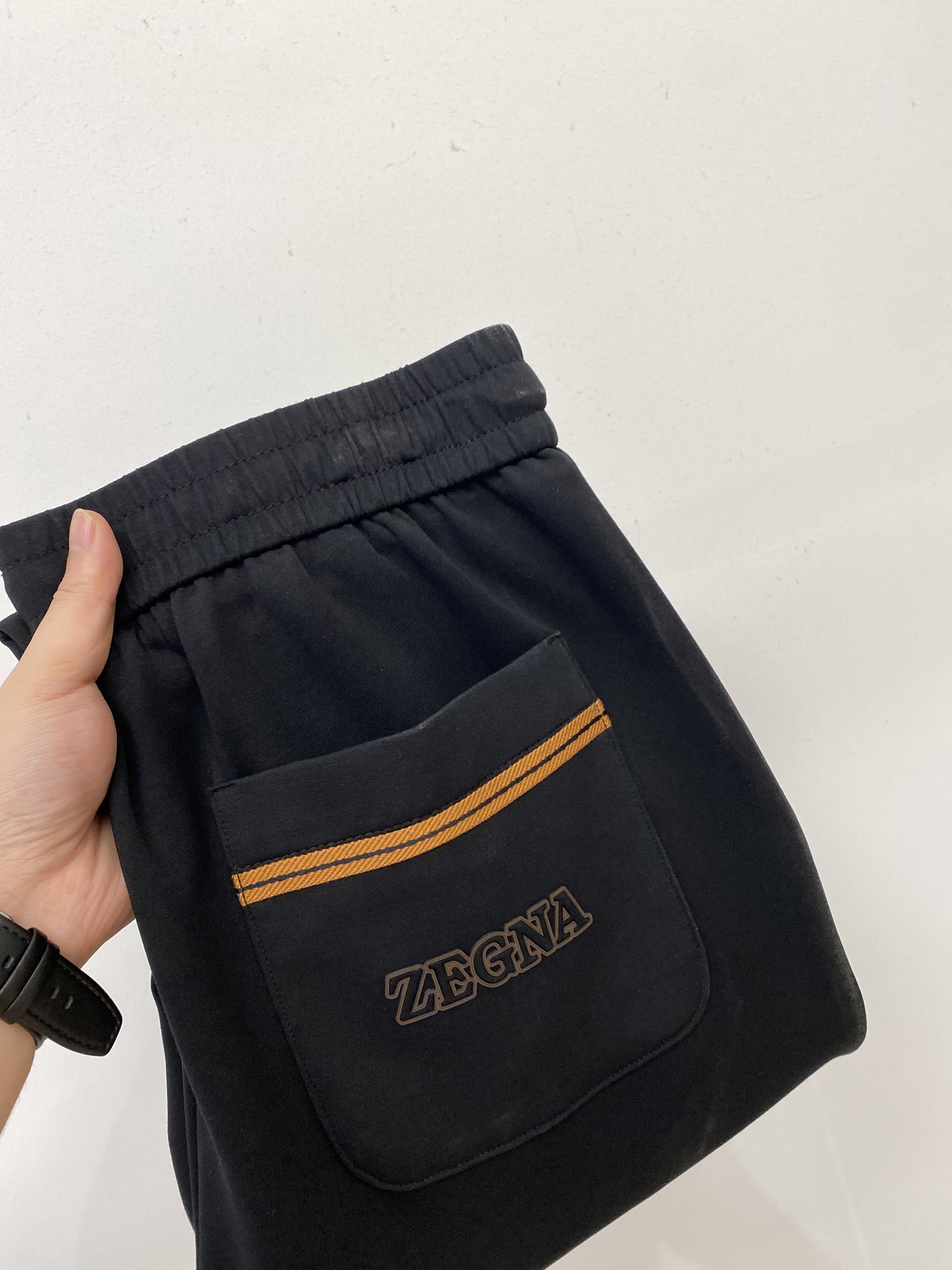 NO:537532,Jenia, 2025 hot casual pants, high elasticity and slimming, simple and versatile, with fine workmanship, every needle can be seen with care, many celebrity celebrities love the most, lengthen the body proportions!  Micro-spin ^_^Comfortable fabric Details M-3XL, zegna,alexander wang19860909杰尼亚、2025爆款休闲裤 高弹显瘦必爆简约百搭爆款,做工精细,每一针都看得到用心,超多明星网红最爱 拉长身材比例哦！微弹 ^_^舒适面料 细节体码数M-3XL,,zegna,alexander wang,Men's clothing