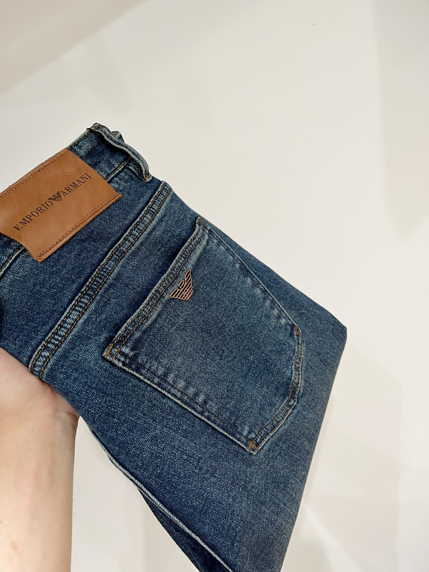 NO:538533,Armani, 2025 latest products, special counters are available at the same time, original singles, washable casual jeans, imported original washable elastic fabric, comfortable and elastic, original hardware and auxiliary decorative logo, super positive style, extremely high grade, counter quality, fashionable and stylish upper body, 29-40,,armani, jeans, alexander wang19860909阿玛尼、 2025最新品,专柜同步有售,原单狠货,水洗休闲牛仔裤,进口原版水洗弹力面料,舒适有弹性,原版五金辅料装饰logo,版型超正,档次极高,专柜品质,上身时尚有型,码数29-40,,armani,jeans,alexander wang,Men's clothing