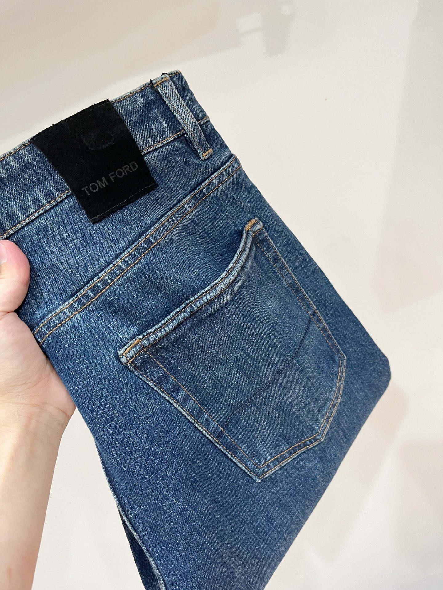 NO:538535,TF, 2025 latest products, special counters are available at the same time, original single-purpose goods, water-washed casual jeans, imported original washing elastic fabric, comfortable and elastic, original hardware and auxiliary decorative logo, super positive style, extremely high grade, counter quality, fashionable and stylish upper body, 29-40,,tom ford, jeans, alexander wang19860909TF、 2025最新品,专柜同步有售,原单狠货,水洗休闲牛仔裤,进口原版水洗弹力面料,舒适有弹性,原版五金辅料装饰logo,版型超正,档次极高,专柜品质,上身时尚有型,码数29-40,,tom ford,jeans,alexander wang,Men's clothing