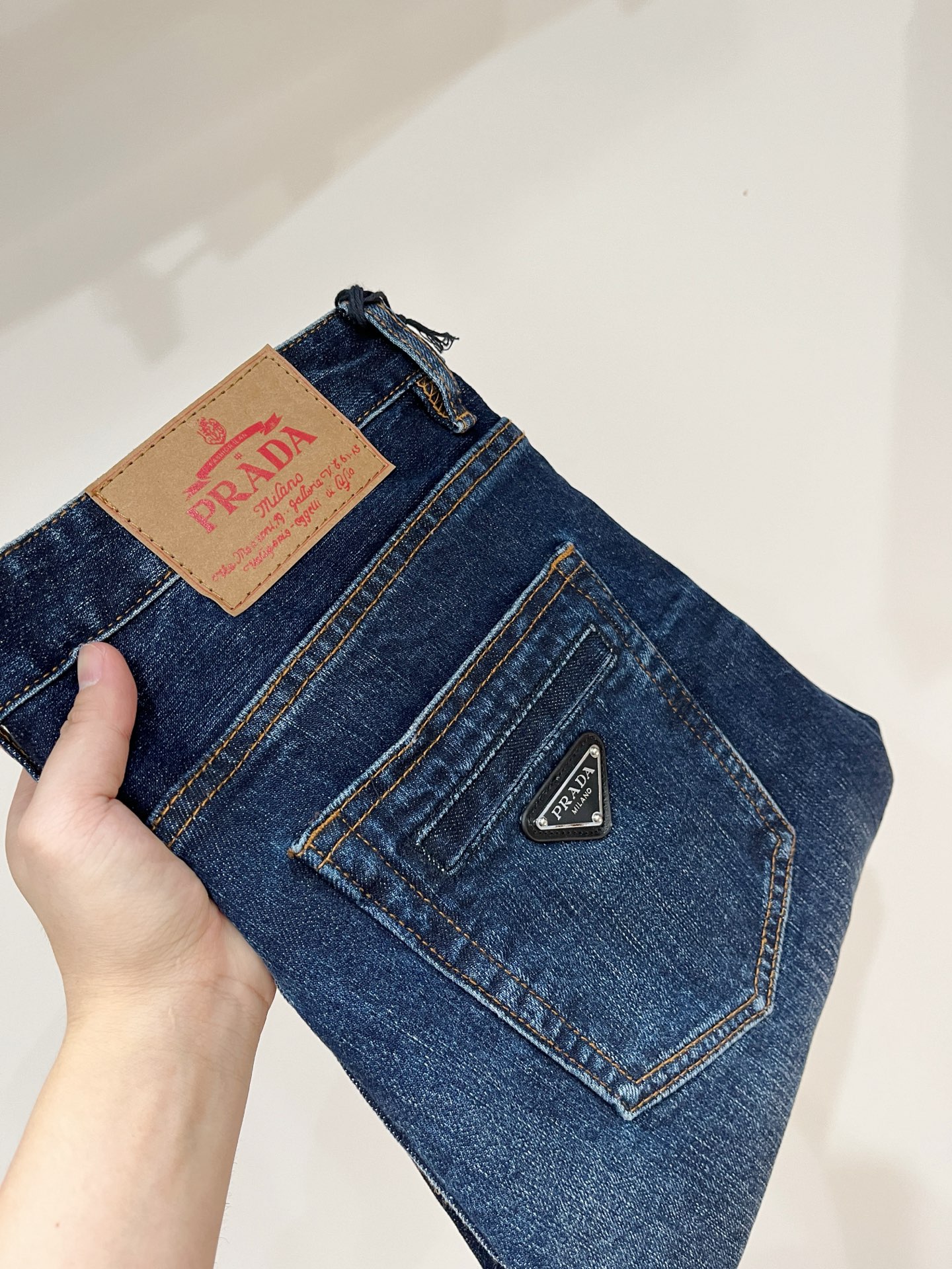 NO:538536,Prada, 2025 latest products, special counters are available at the same time, original singles, washable casual jeans, imported original washable elastic fabric, comfortable and elastic, original hardware and auxiliary decorative logo, super positive style, extremely high grade, counter quality, fashionable and stylish upper body, 29-40, prada, jeans, alexander wang19860909普拉达、 2025最新品,专柜同步有售,原单狠货,水洗休闲牛仔裤,进口原版水洗弹力面料,舒适有弹性,原版五金辅料装饰logo,版型超正,档次极高,专柜品质,上身时尚有型,码数29-40,,prada,jeans,alexander wang,Men's clothing