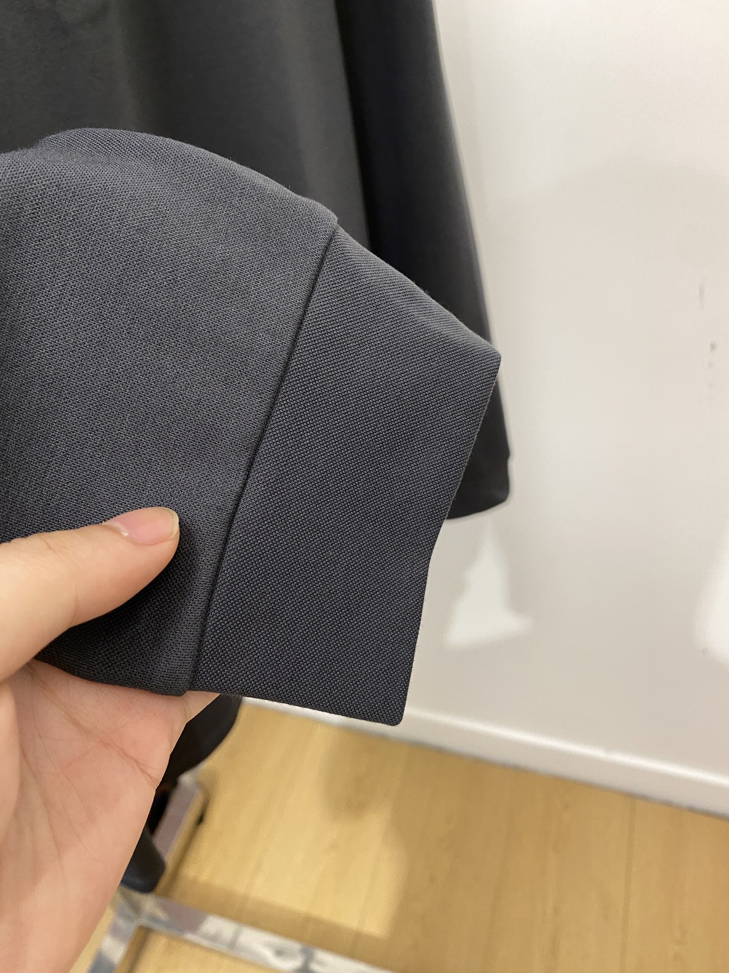 TF、2025新品长袖卫衣，帅气时尚，胸前镜子刺绣字母logo，简约百搭款。面料棉 不仅挺括，保持潮流的