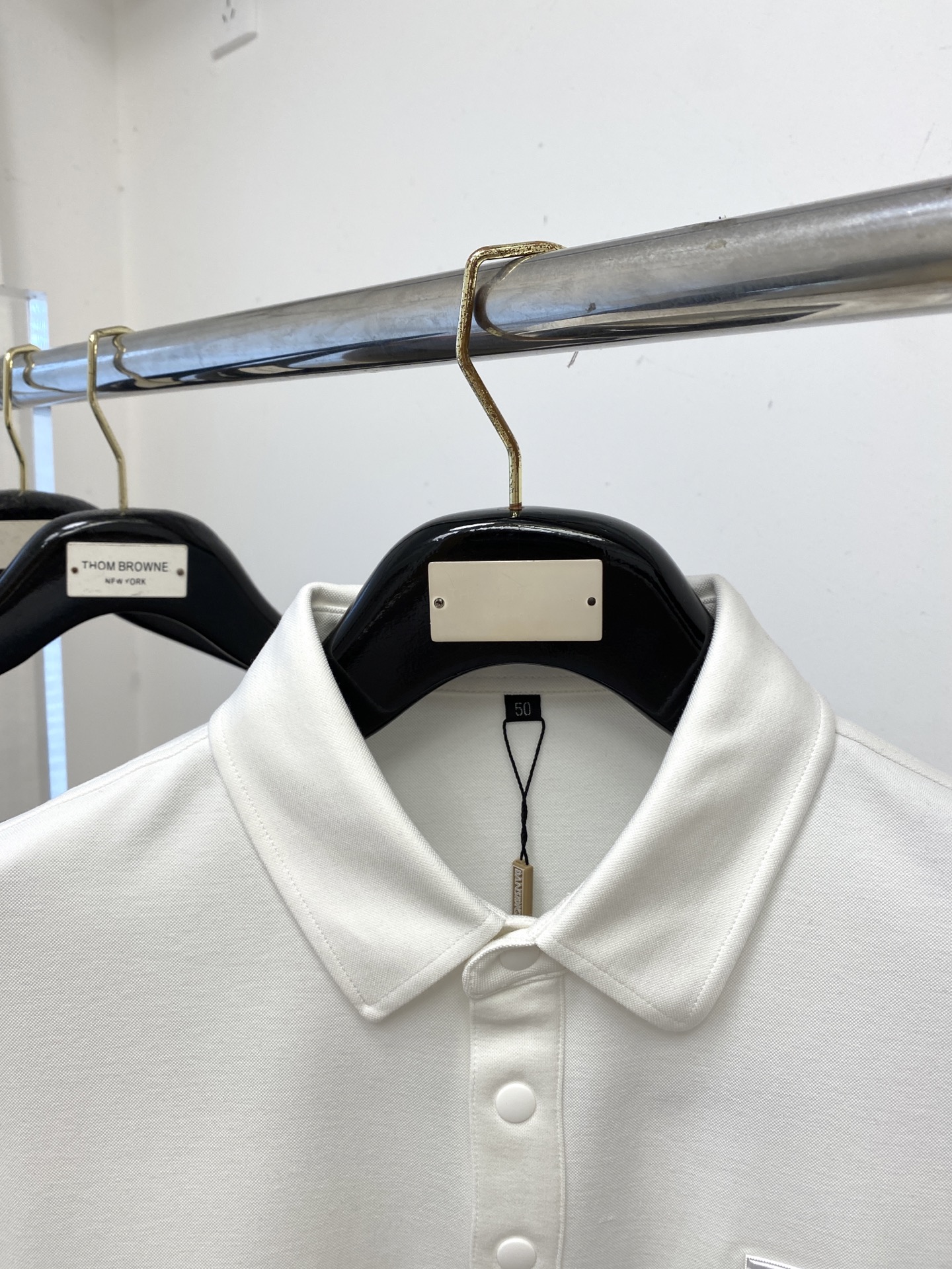 TF、新品长袖卫衣，帅气时尚，胸前镜子刺绣字母logo，简约百搭款。面料棉 不仅挺括，保持潮流的廓形，又