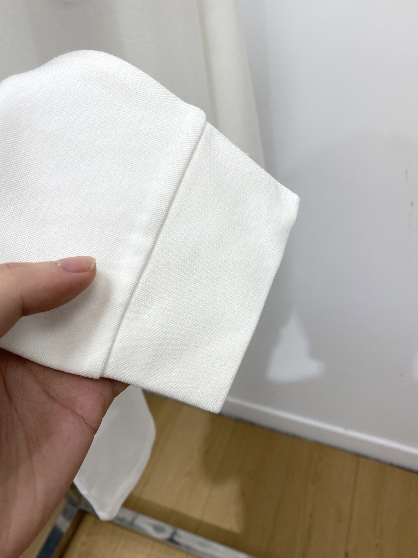 TF、新品长袖卫衣，帅气时尚，胸前镜子刺绣字母logo，简约百搭款。面料棉 不仅挺括，保持潮流的廓形，又