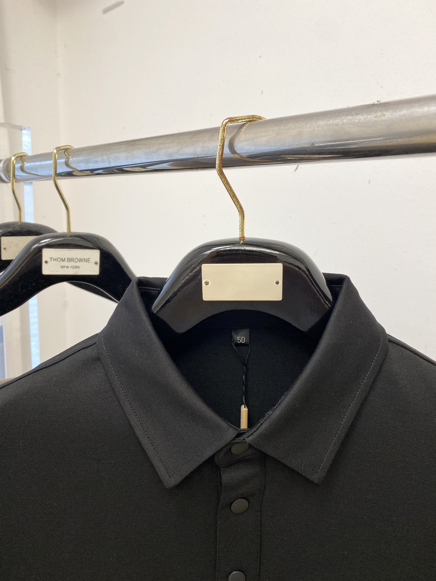 TF、新品长袖卫衣，帅气时尚，胸前镜子刺绣字母logo，简约百搭款。面料棉 不仅挺括，保持潮流的廓形，又