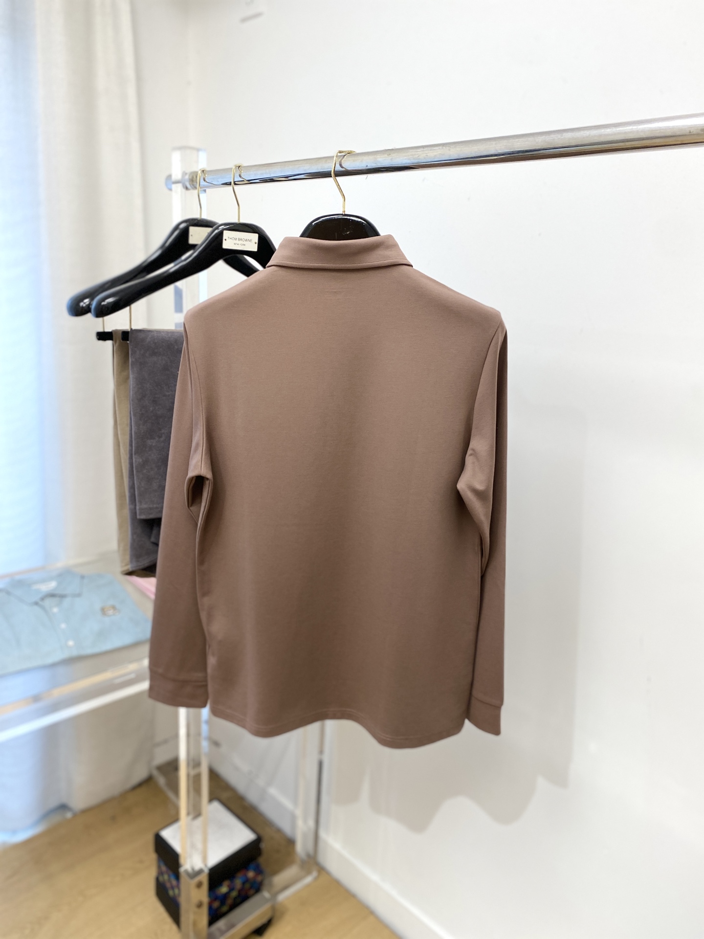 罗意威、新品长袖卫衣，帅气时尚，胸前精致刺绣图案logo，简约百搭款。面料棉 不仅挺括，保持潮流的廓形，