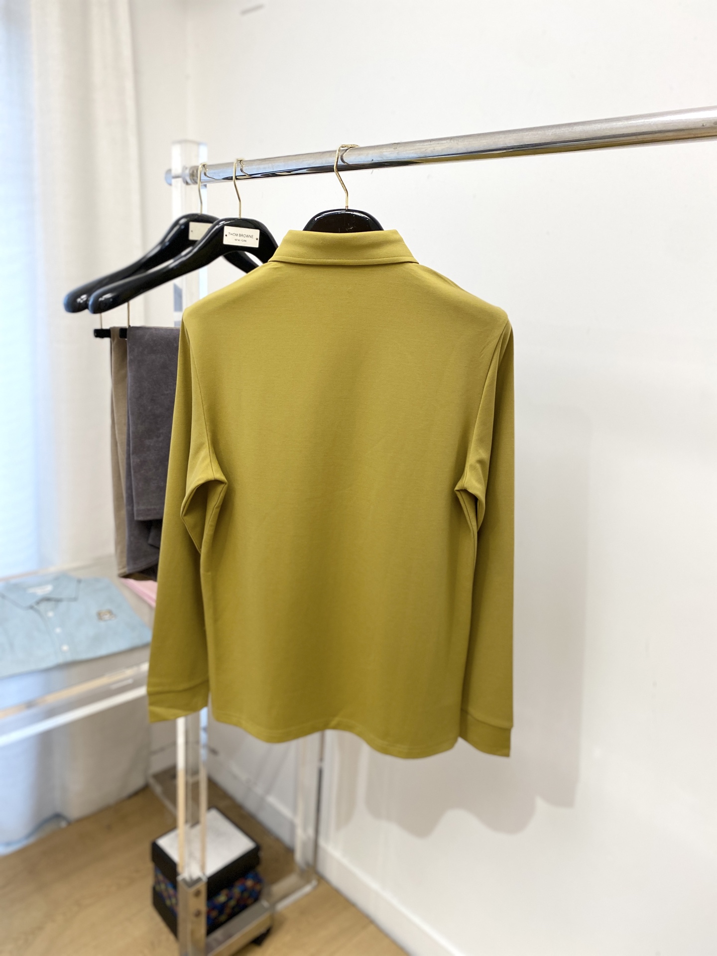 罗意威、新品长袖卫衣，帅气时尚，胸前精致刺绣图案logo，简约百搭款。面料棉 不仅挺括，保持潮流的廓形，