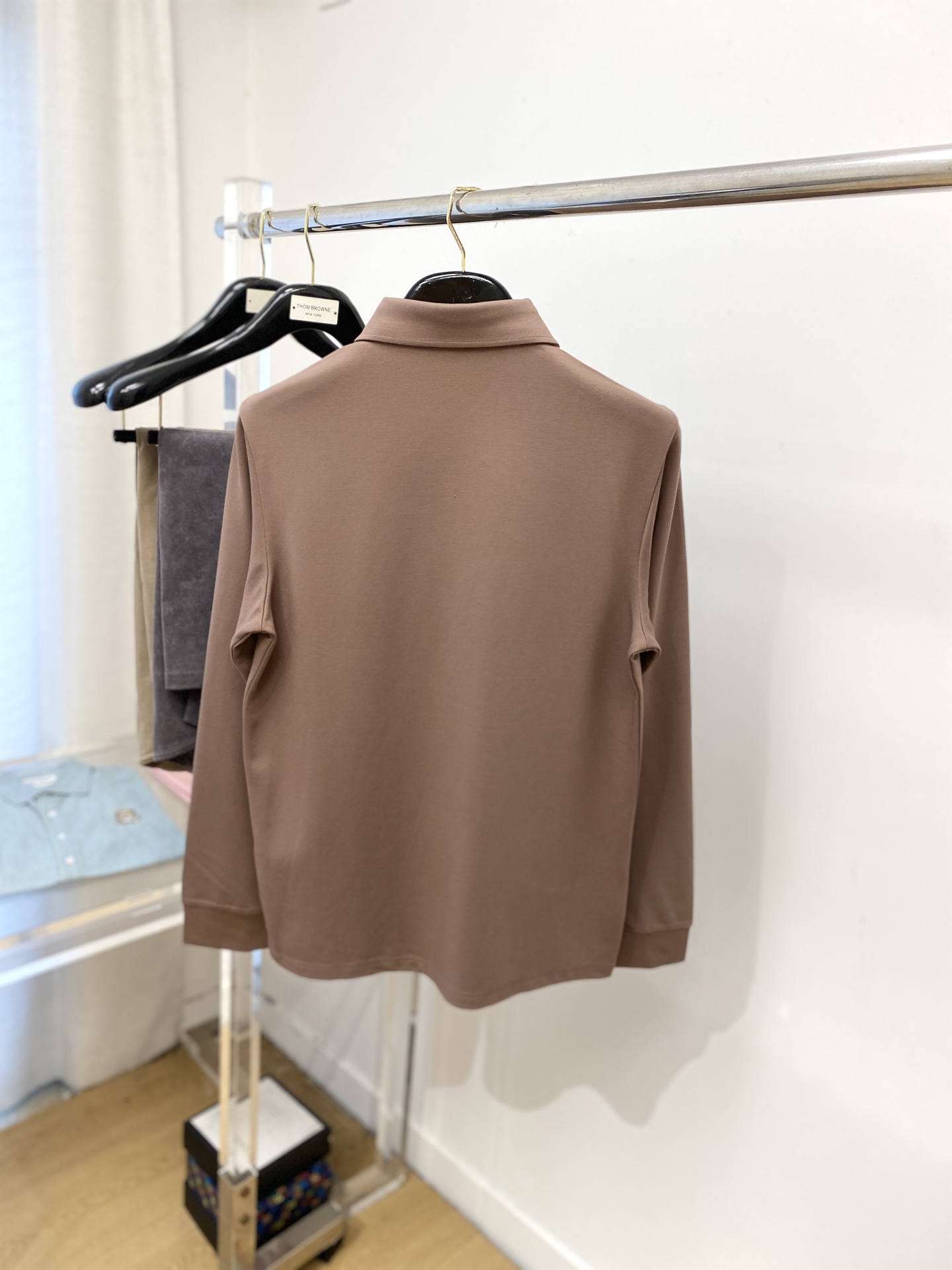 Kiton、2025新品长袖卫衣，帅气时尚，胸前精致刺绣字母logo，简约百搭款。面料棉 不仅挺括，保持