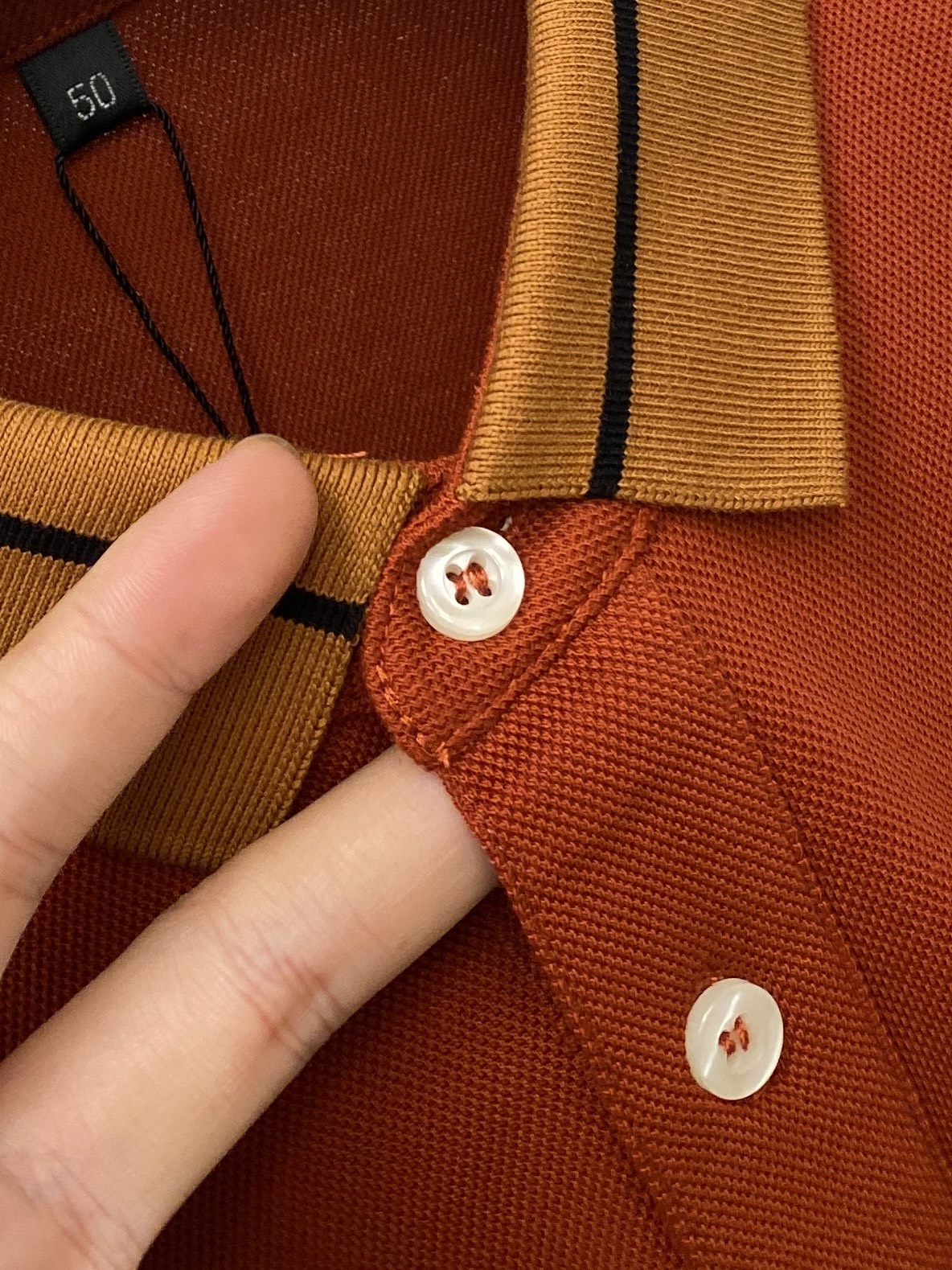 杰尼亚、新品长袖卫衣，帅气时尚，胸前顶级印胶字母logo，简约百搭款。面料棉 不仅挺括，保持潮流的廓形，