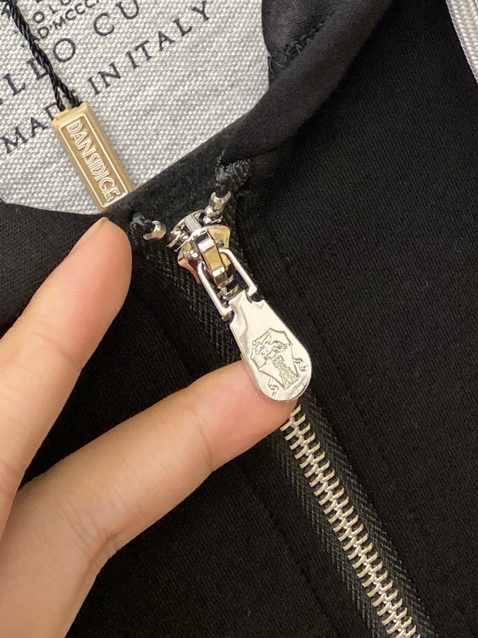 Brunello Cucinelli、2025最新品，时尚休闲套装，顶级原版面料打造，穿着舒适，吸湿性透