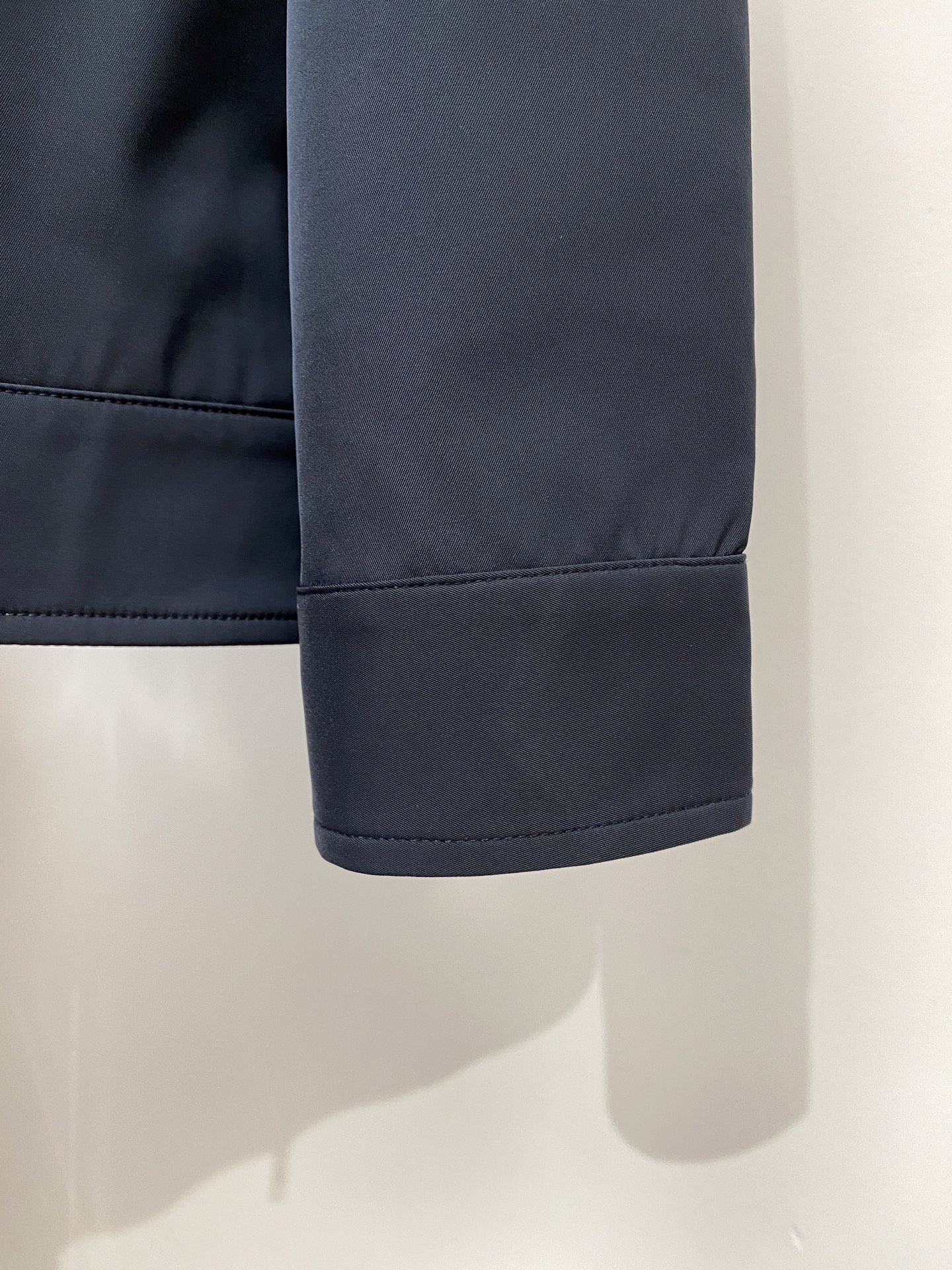 巴宝莉、2025新品夹克外套，时尚帅气，简约百搭款，胸前精致刺绣图案logo，定制原版面料，不仅挺括，保