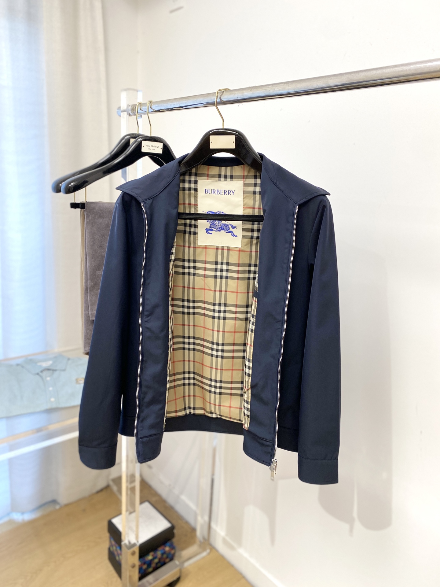 巴宝莉、2025新品夹克外套，时尚帅气，简约百搭款，胸前精致刺绣图案logo，定制原版面料，不仅挺括，保