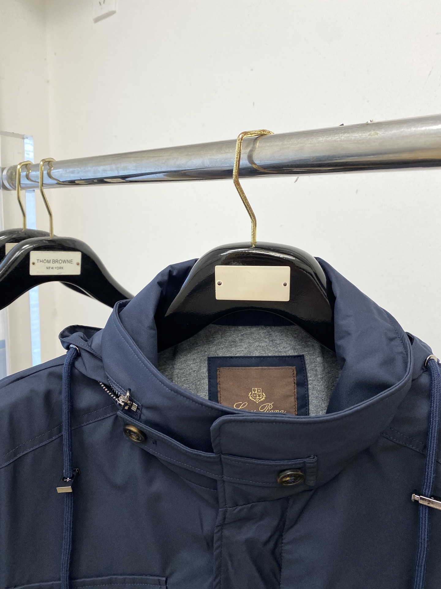 lP🆕、2025新品夹克外套，时尚帅气，简约百搭款，原版五金辅料logo，定制原版面料，不仅挺括，保持潮