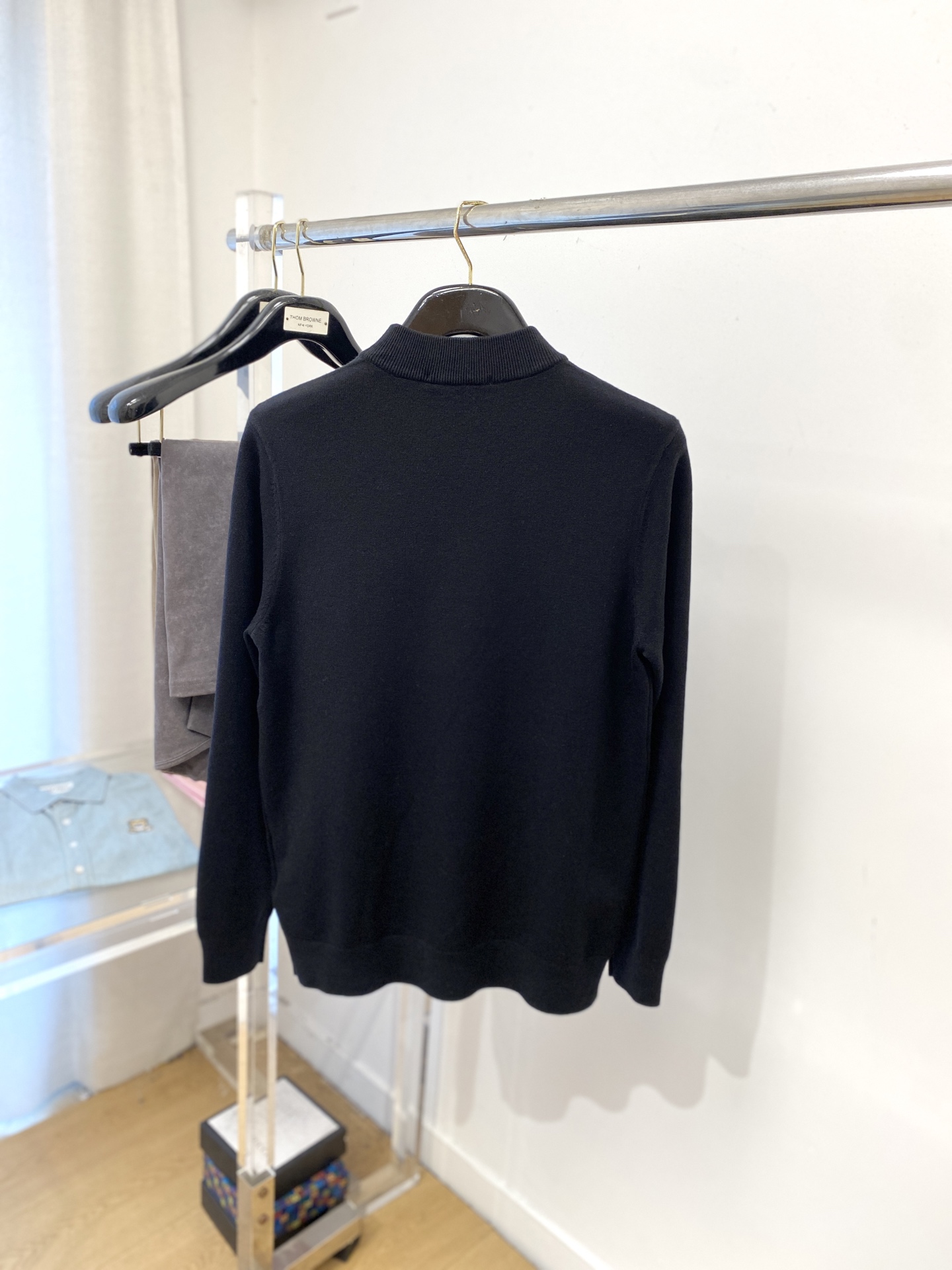 普拉达、2025新品羊毛衣 具有手感细腻柔软，可直接与肌肤接触，让暖心的纱线变化出细腻的质感，顶级工艺极