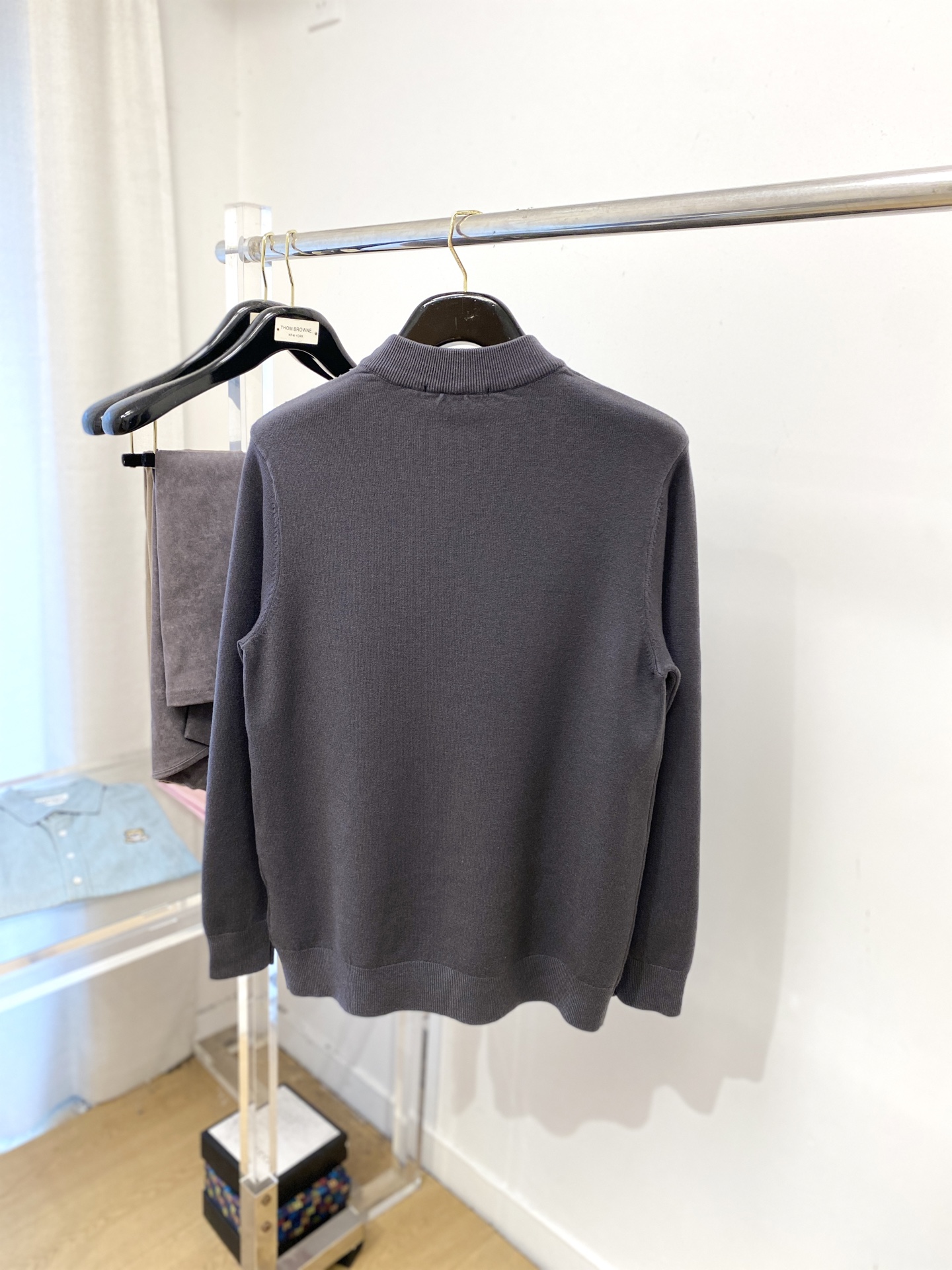 普拉达、2025新品羊毛衣 具有手感细腻柔软，可直接与肌肤接触，让暖心的纱线变化出细腻的质感，顶级工艺极