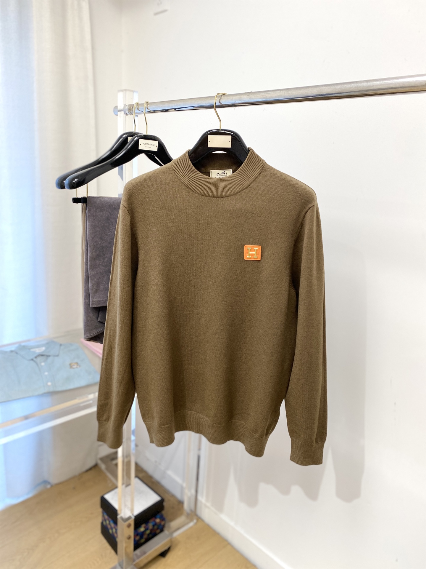 爱马仕、2025新品羊毛衣 具有手感细腻柔软，可直接与肌肤接触，让暖心的纱线变化出细腻的质感，顶级工艺极