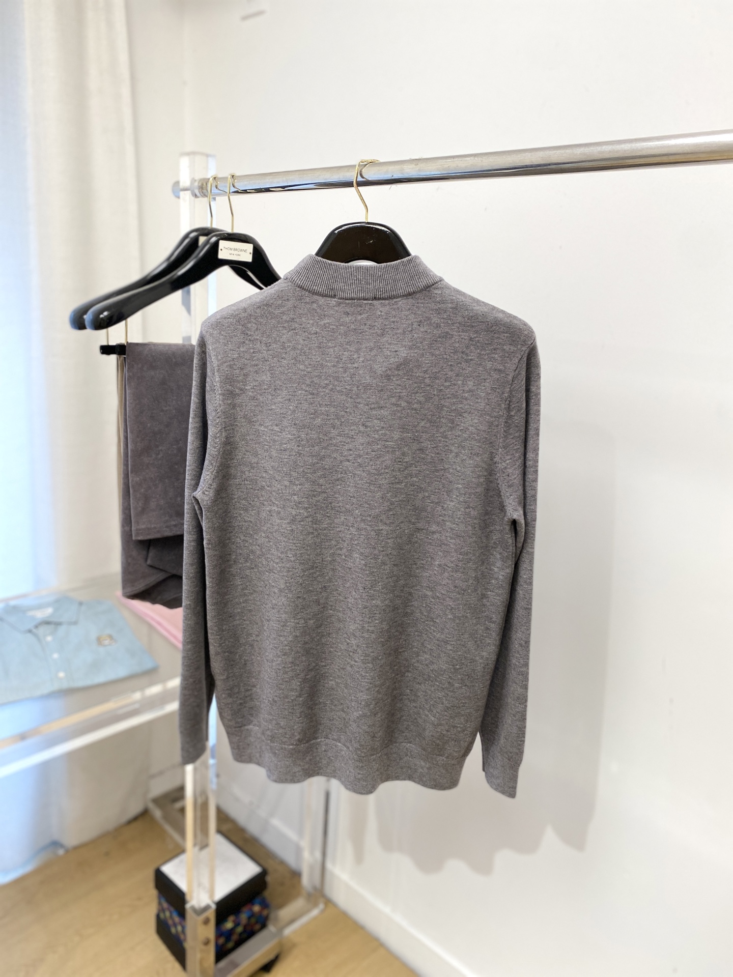 爱马仕、2025新品羊毛衣 具有手感细腻柔软，可直接与肌肤接触，让暖心的纱线变化出细腻的质感，顶级工艺极