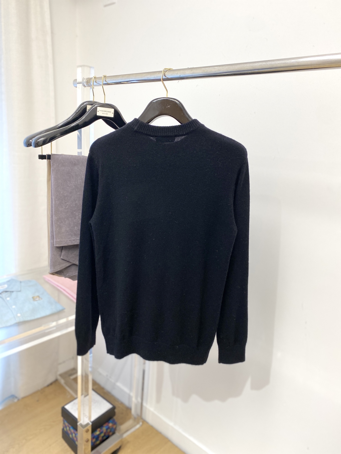 普拉达、2025新品羊毛衣 具有手感细腻柔软，可直接与肌肤接触，让暖心的纱线变化出细腻的质感，顶级工艺极