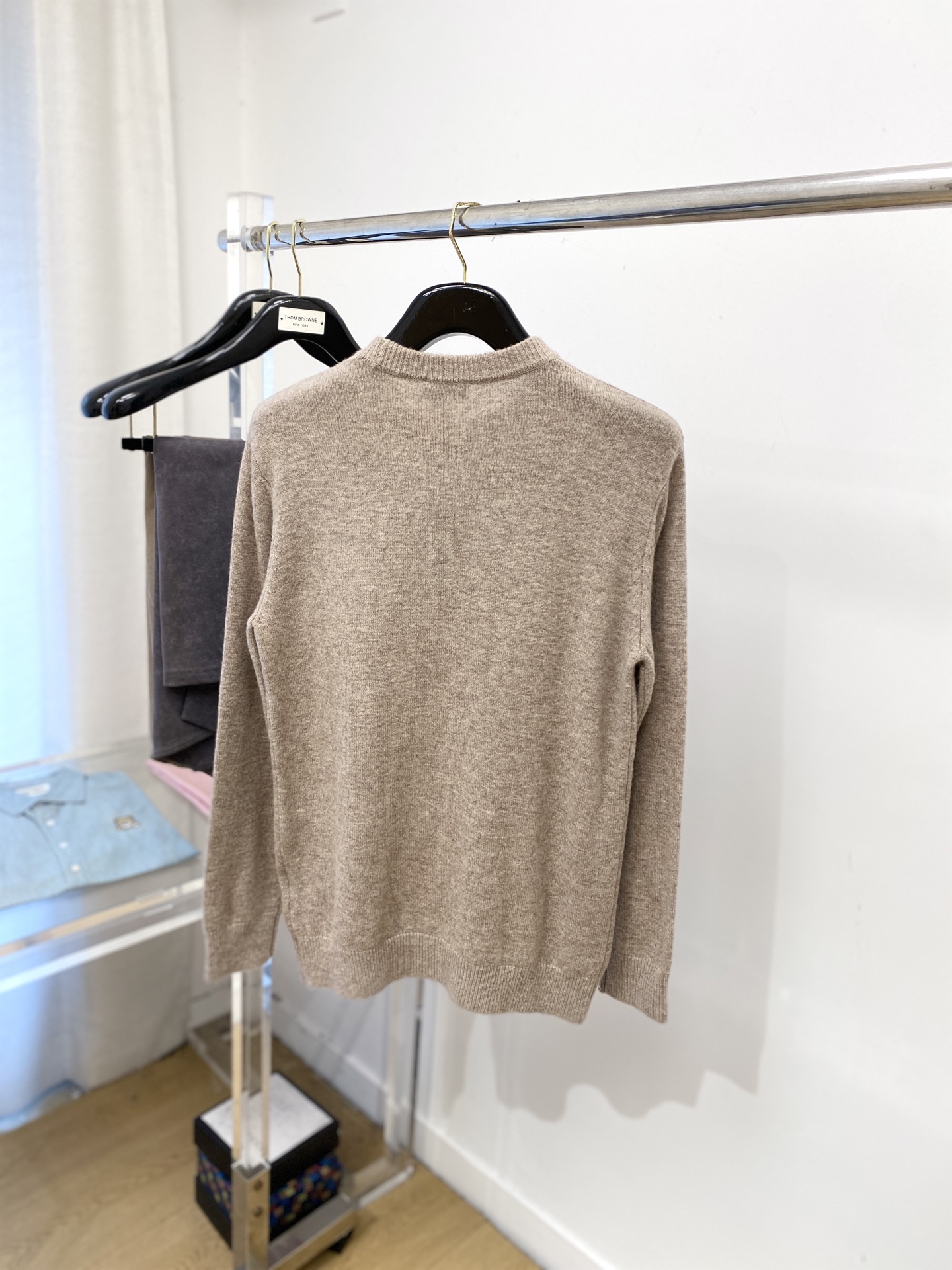 迪奥、2025新品羊毛衣 具有手感细腻柔软，可直接与肌肤接触，让暖心的纱线变化出细腻的质感，顶级工艺极具