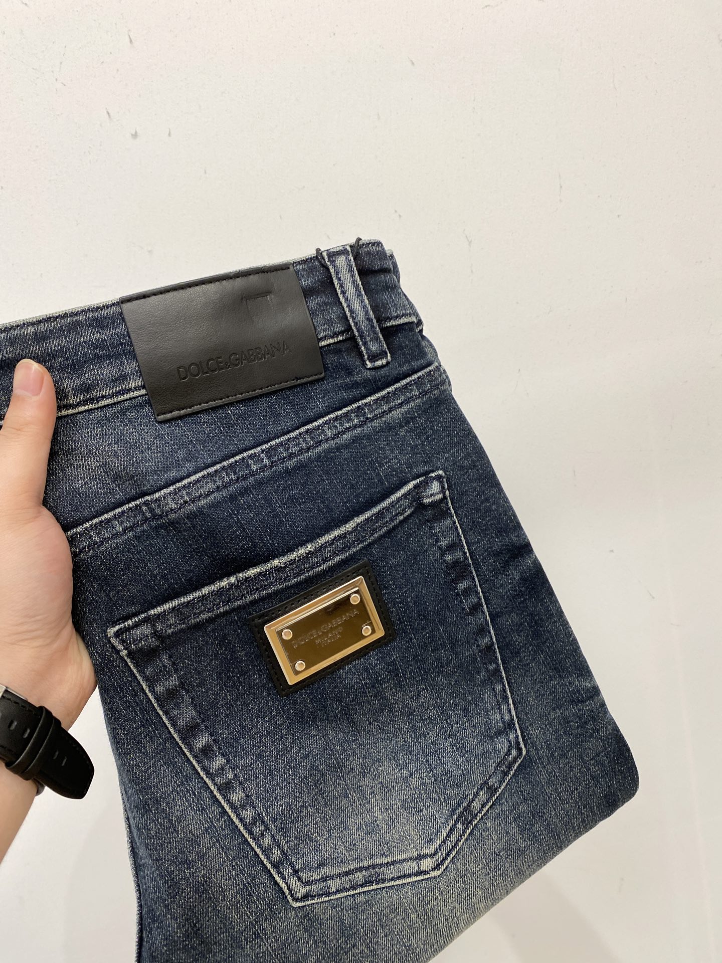 NO:540628,DG, 2025 latest products, special counters are available at the same time, original single-purpose goods, water-washed casual jeans, imported original washing elastic fabric, comfortable and elastic, original hardware and auxiliary decorative logo, super positive style, extremely high grade, counter quality, fashionable and stylish upper body, 29-38, jeans, alexander wang19860909DG、 2025最新品,专柜同步有售,原单狠货,水洗休闲牛仔裤,进口原版水洗弹力面料,舒适有弹性,原版五金辅料装饰logo,版型超正,档次极高,专柜品质,上身时尚有型,码数29-38,,jeans,alexander wang,Men's clothing