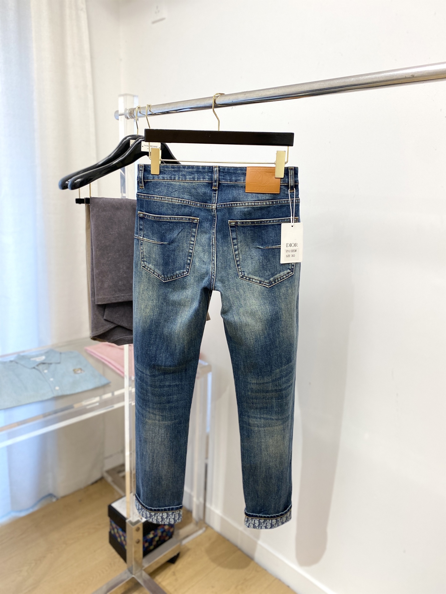 迪奥、 2025最新品，专柜同步有售，原单狠货，水洗休闲牛仔裤，进口原版水洗弹力面料，舒适有弹性，原版五