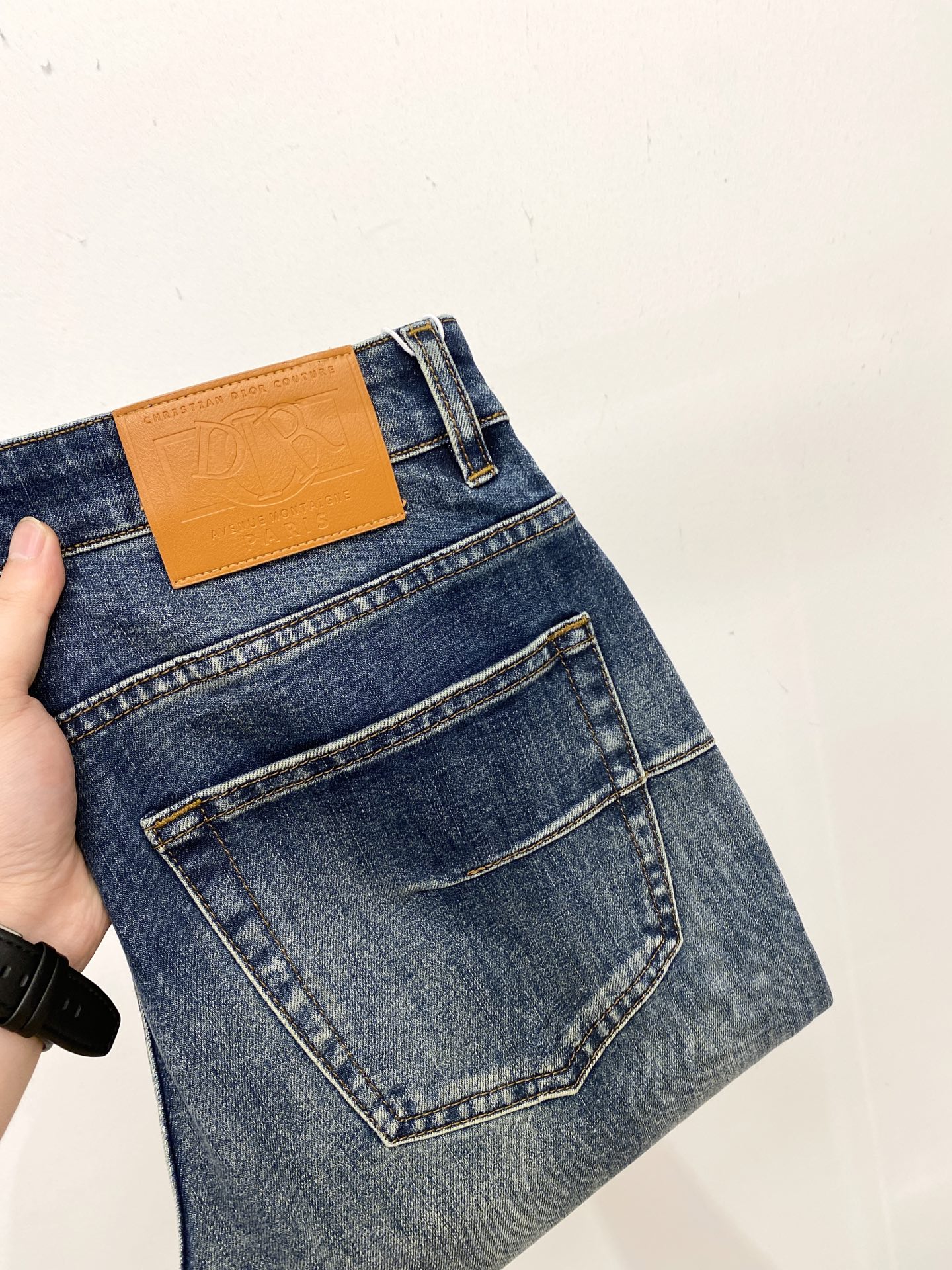 迪奥、 2025最新品，专柜同步有售，原单狠货，水洗休闲牛仔裤，进口原版水洗弹力面料，舒适有弹性，原版五