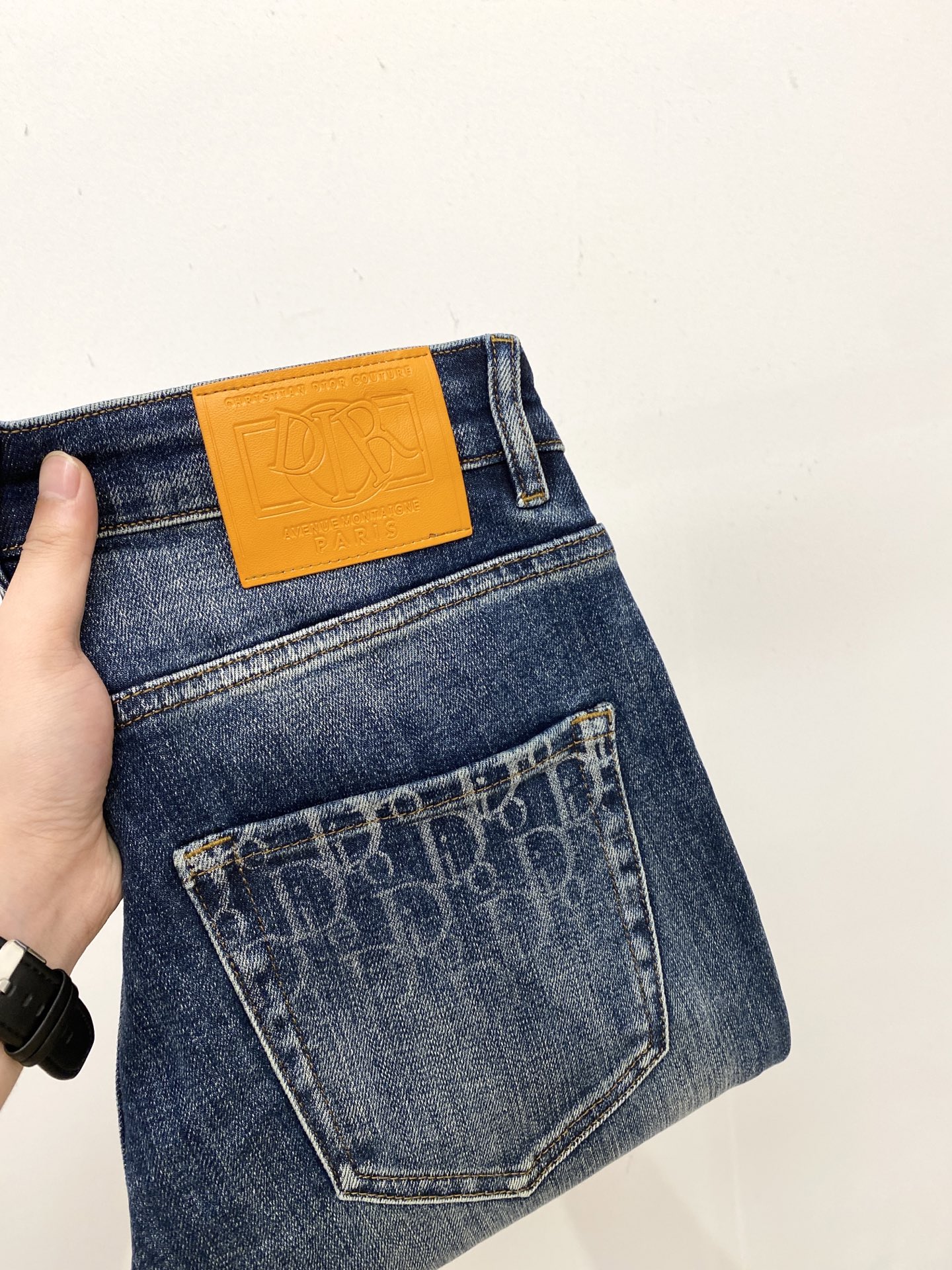 NO:540638,Dior, 2025 latest products, special counters are available at the same time, original singles, washable casual jeans, imported original washing elastic fabric, comfortable and elastic, original hardware and auxiliary decorative logo, super positive style, extremely high grade, counter quality, fashionable and stylish upper body, 29-38,,dior,jeans,alexander wang19860909迪奥、 2025最新品,专柜同步有售,原单狠货,水洗休闲牛仔裤,进口原版水洗弹力面料,舒适有弹性,原版五金辅料装饰logo,版型超正,档次极高,专柜品质,上身时尚有型,码数29-38,,dior,jeans,alexander wang,Men's clothing