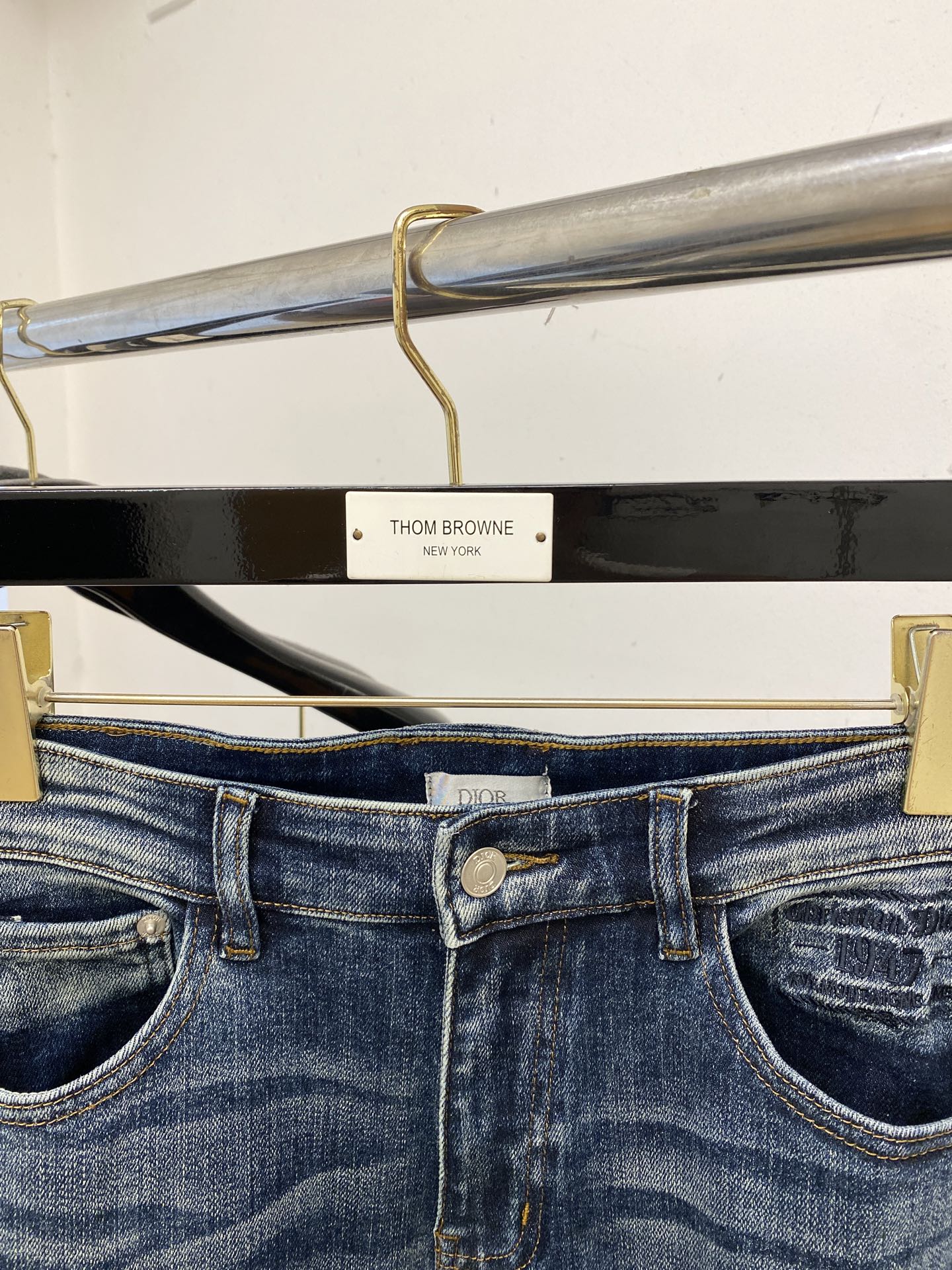 迪奥、 2025最新品，专柜同步有售，原单狠货，水洗休闲牛仔裤，进口原版水洗弹力面料，舒适有弹性，原版五