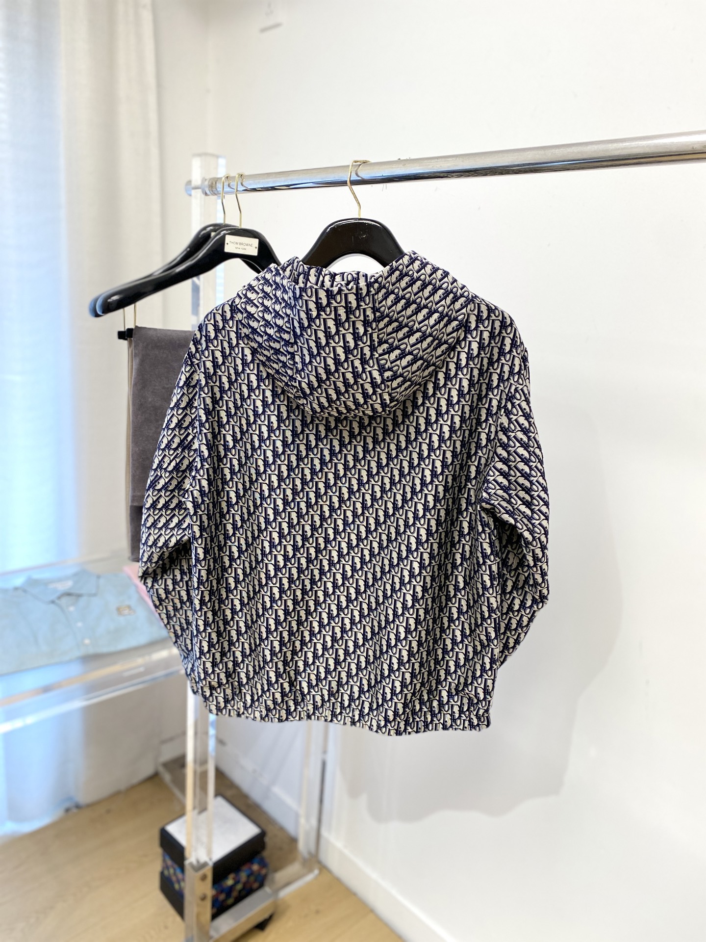 迪奥、2025新品夹克外套，时尚帅气，简约百搭款，袖口刺绣装饰字母logo，定制原版面料，不仅挺括，保持