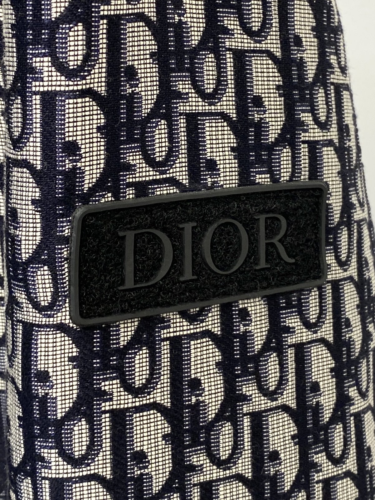 迪奥、2025新品夹克外套，时尚帅气，简约百搭款，袖口刺绣装饰字母logo，定制原版面料，不仅挺括，保持