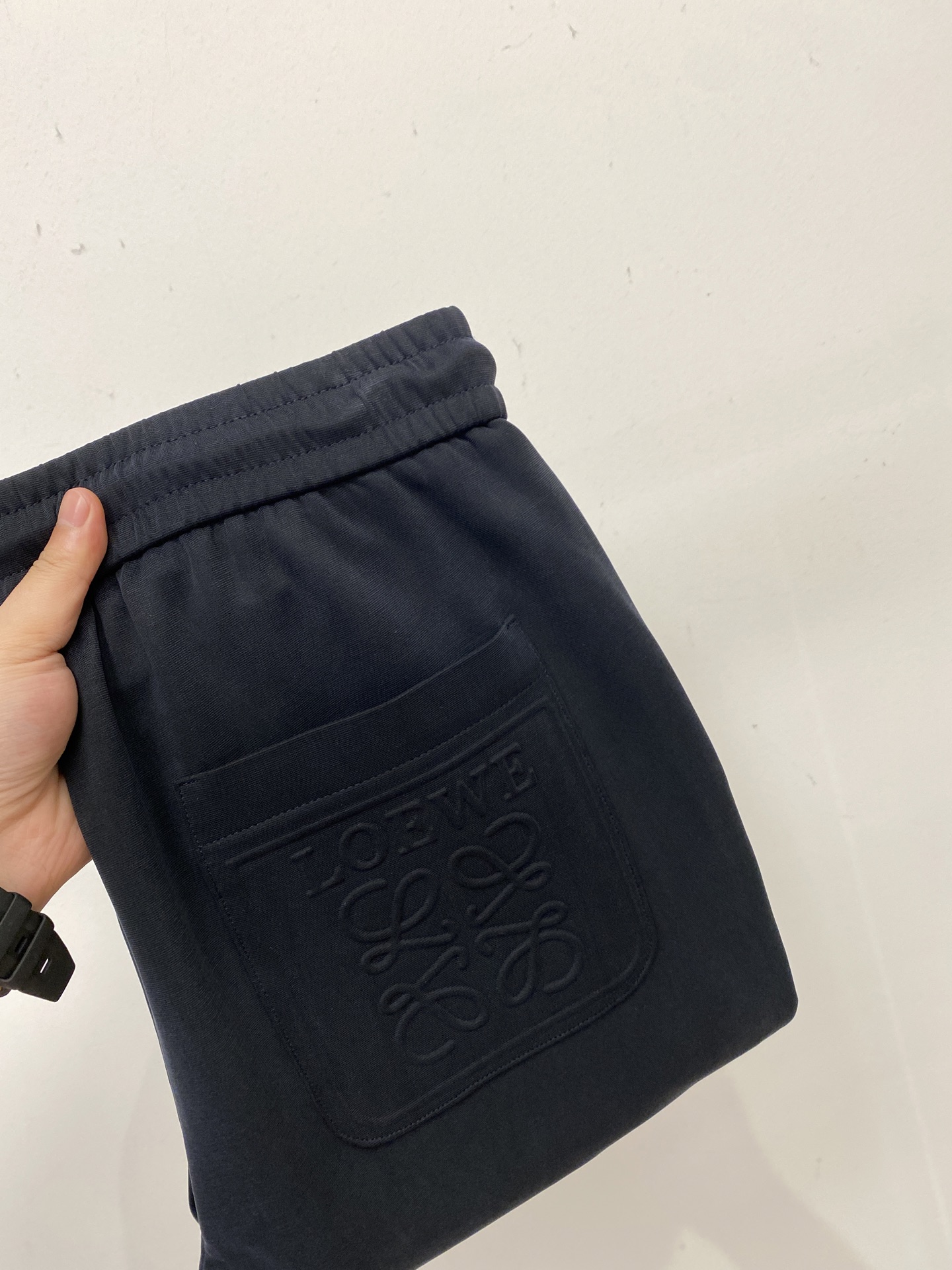 NO:548282,Luo Yiwei, 2025 hot casual pants, high elasticity and slimming, simple and versatile hot products, fine workmanship, every needle can be seen attentively, and many celebrity internet celebrities love the most, lengthen the body proportions!  Micro-spin ^_^Comfortable fabric Details M-3XL, loewe, alexander wang19860909罗意威、2025爆款休闲裤 高弹显瘦必爆简约百搭爆款,做工精细,每一针都看得到用心,超多明星网红最爱 拉长身材比例哦！微弹 ^_^舒适面料 细节体码数M-3XL,,loewe,alexander wang,Men's clothing