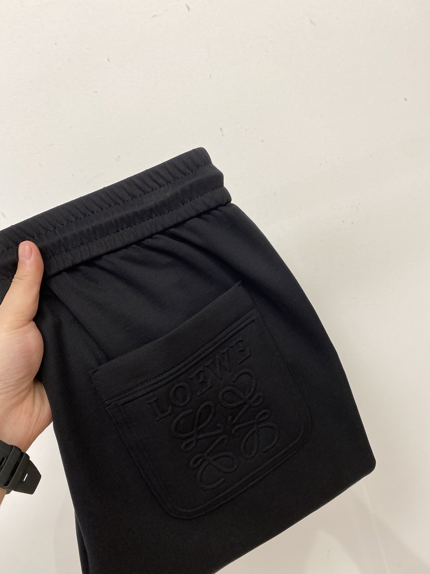 NO:548254,Luo Yiwei, 2025 hot casual pants, high elasticity and slimming, simple and versatile hot products, fine workmanship, every needle can be seen attentively, and many celebrity internet celebrities love the most, lengthen the body proportions!  Micro-spin ^_^ Comfortable fabric Details M-3XL Buy now, loewe, alexander wang19860909罗意威、2025爆款休闲裤 高弹显瘦必爆简约百搭爆款,做工精细,每一针都看得到用心,超多明星网红最爱 拉长身材比例哦！微弹 ^_^舒适面料 细节体码数M-3XL 立即抢购,,loewe,alexander wang,Men's clothing