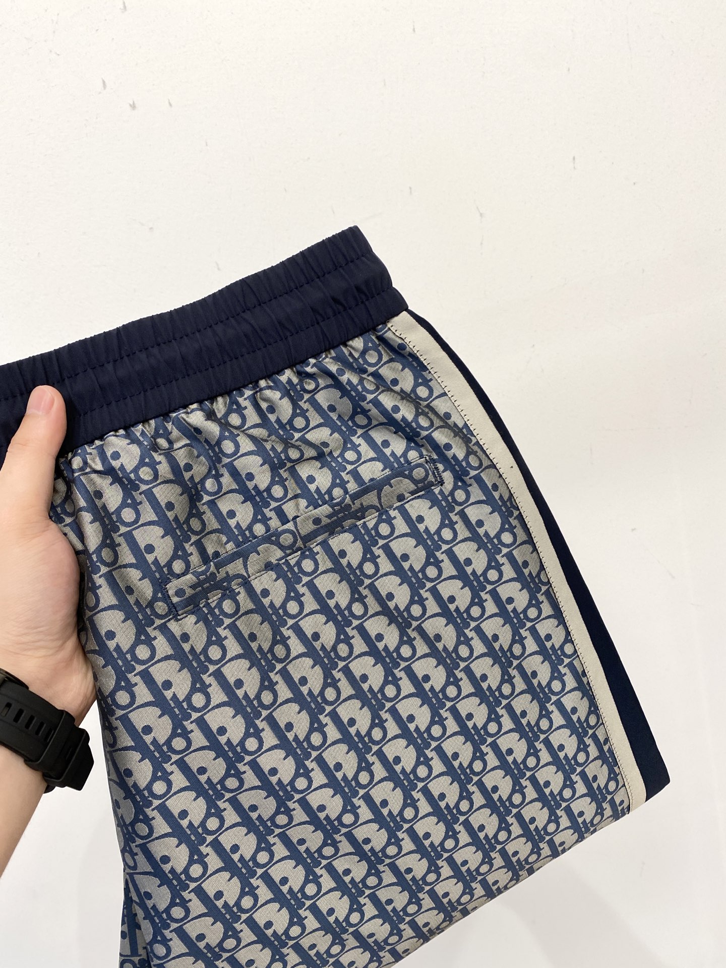 NO:564764,Dior, 2025 popular casual pants, high elasticity, slimming, simple and versatile, popular style, fine workmanship, every stitch can be seen attentiveness, favorite of many celebrities and Internet celebrities, elongating body proportions!  Slightly elastic ^_^Comfortable fabric Details Body size M-3XL, dior, alexander wang19860909迪奥、2025爆款休闲裤 高弹显瘦必爆简约百搭爆款,做工精细,每一针都看得到用心,超多明星网红最爱 拉长身材比例哦！微弹 ^_^舒适面料 细节体码数M-3XL,,dior,alexander wang,Men's clothing